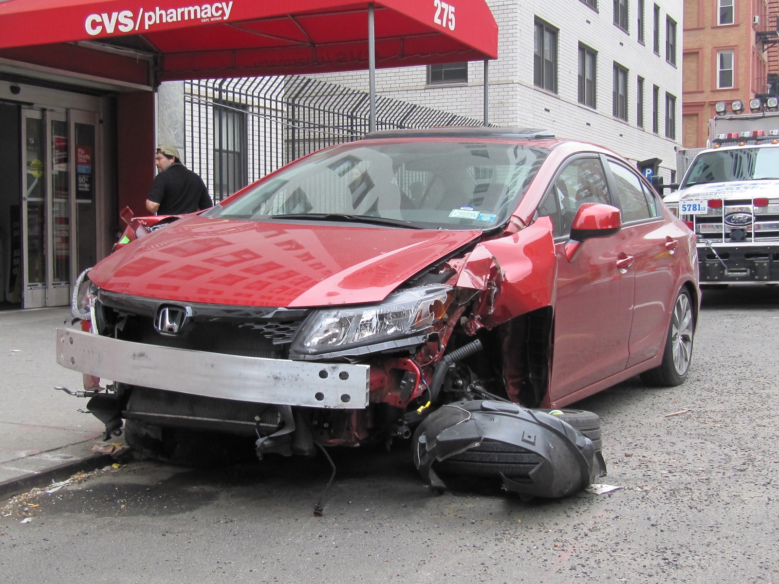 How Did This 2012 Honda Civic Si Get So Strangely Mangled?