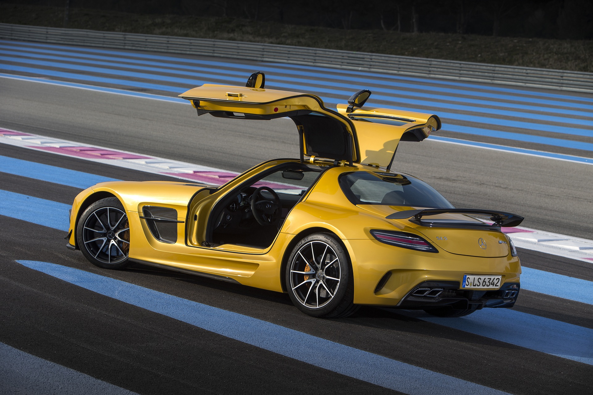 Mercedes-Benz Will Replace The SLS AMG, Just Not Right Away1920 x 1280