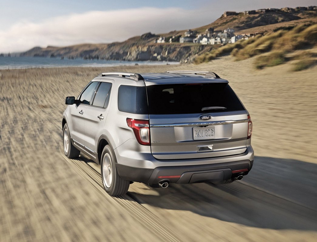 Feds investigating Ford Explorers over exhaust leaking into cabin