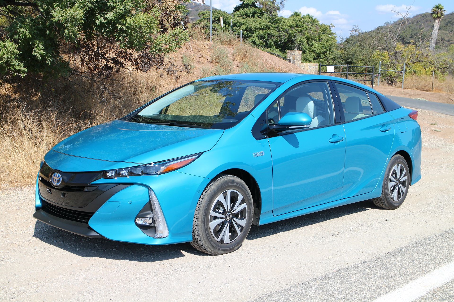 2017-toyota-prius-prime-first-drive-of-new-plug-in-hybrid-page-2