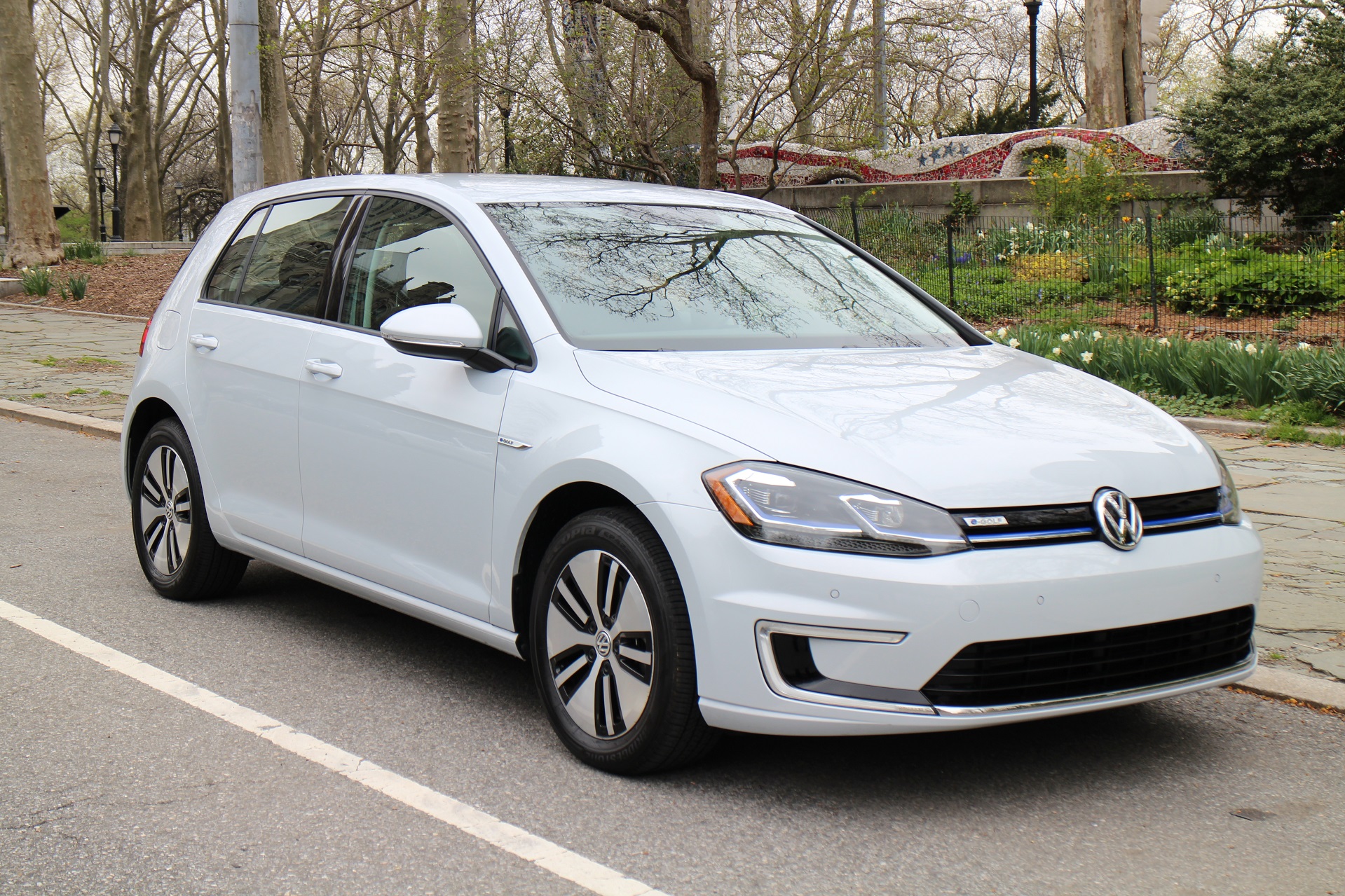 2017-volkswagen-e-golf-first-drive-new-y