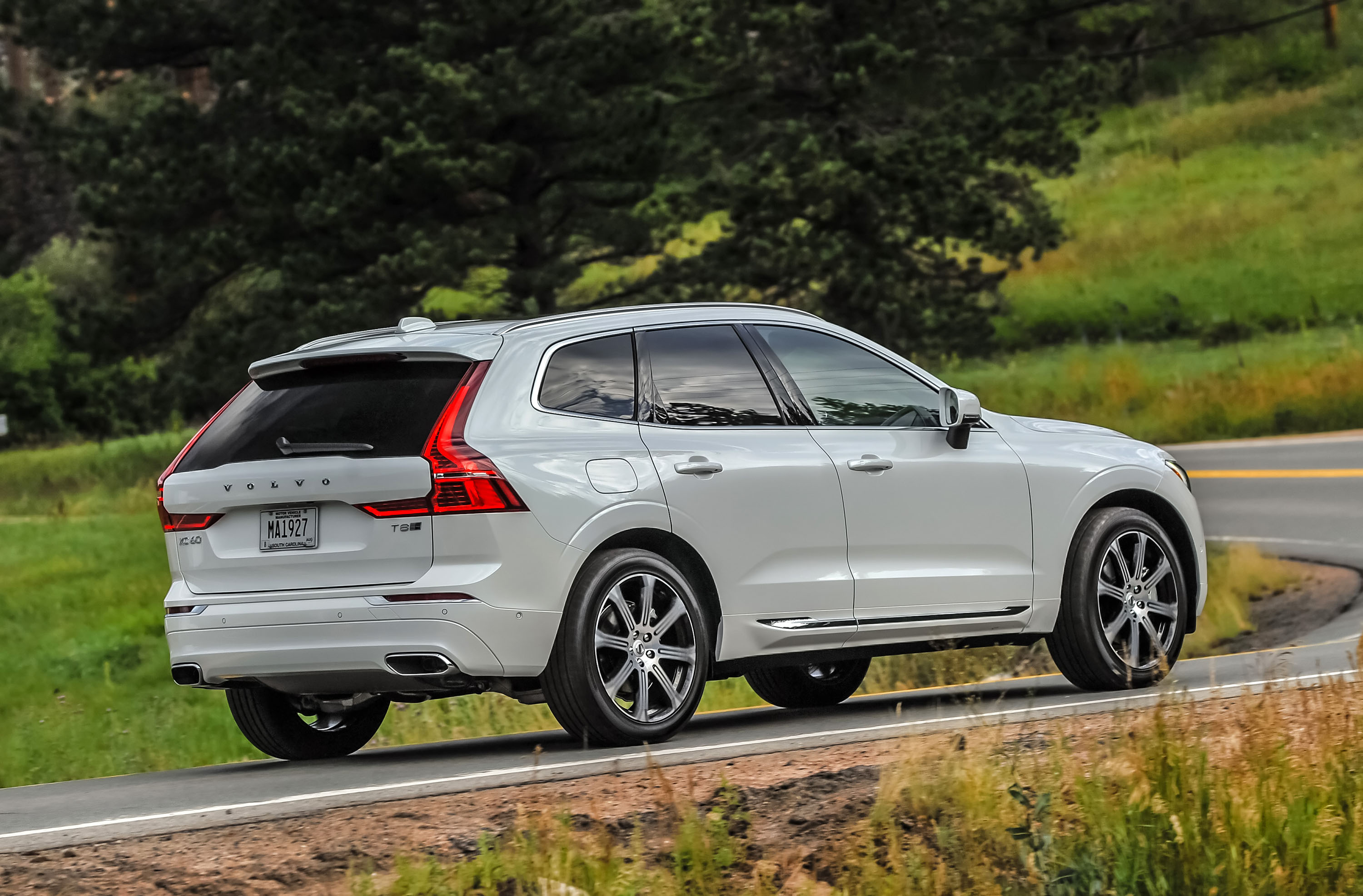 volvo crossover prices