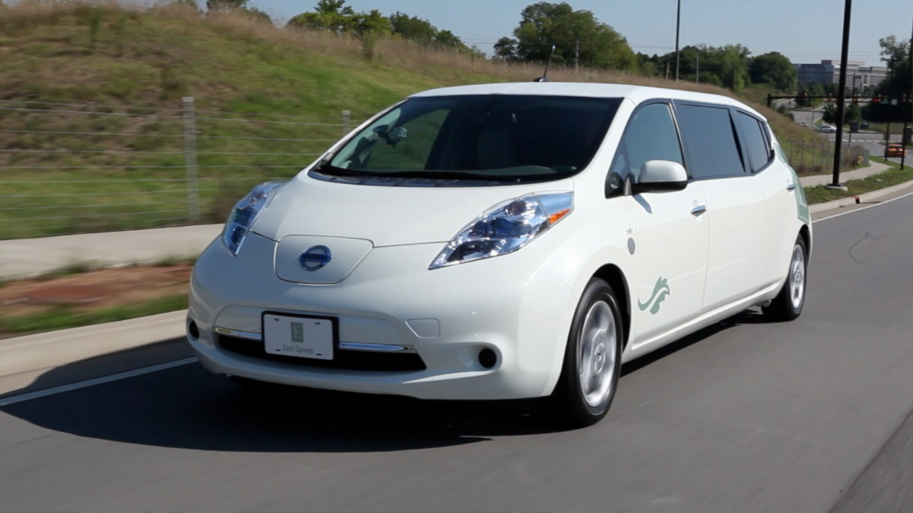How much does a nissan leaf cost to buy