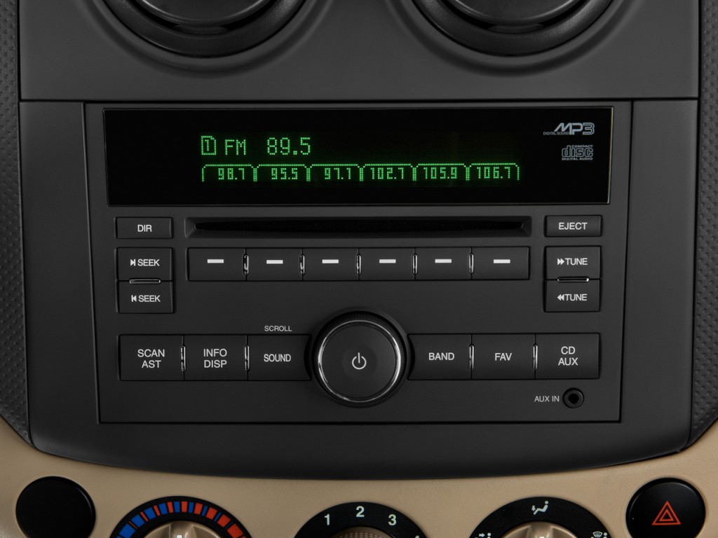 Image 2011 Chevrolet Aveo 5dr HB LT w/1LT Audio System