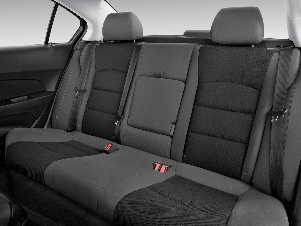 Image: 2015 Chevrolet Cruze 4-door Sedan Auto 1LT Rear Seats, Size.