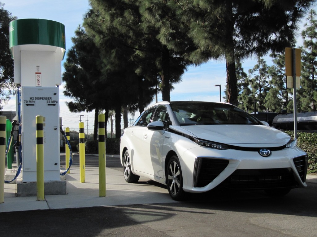 hawaii-to-get-hydrogen-fueling-station-toyota-mirai-leases-to-follow
