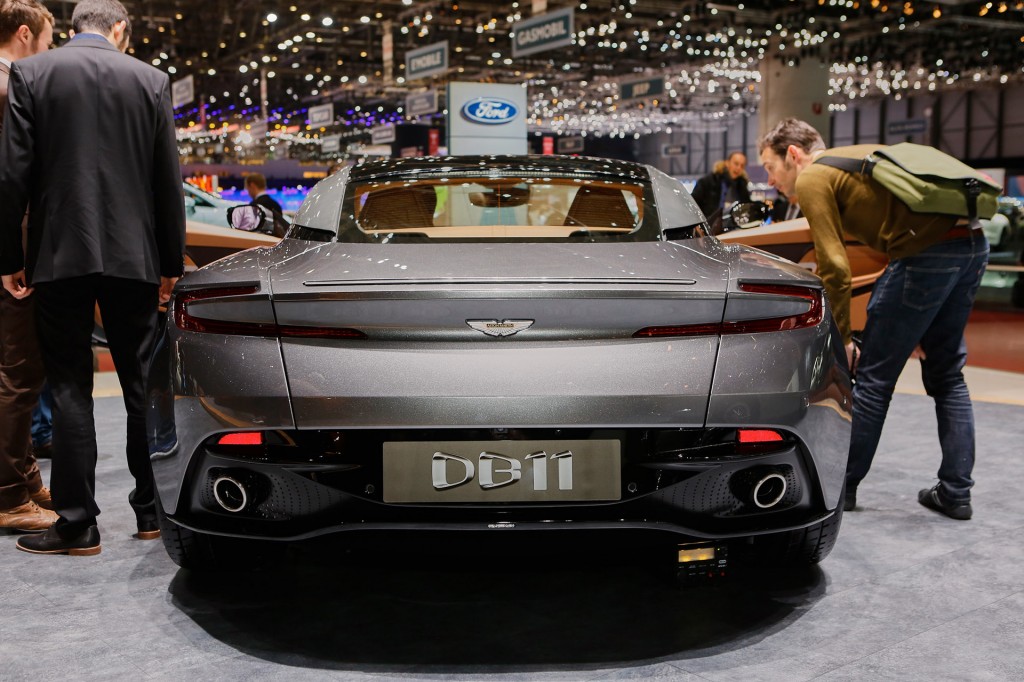2017-aston-martin-db11-2016-geneva-motor-show_100547884_l.jpg