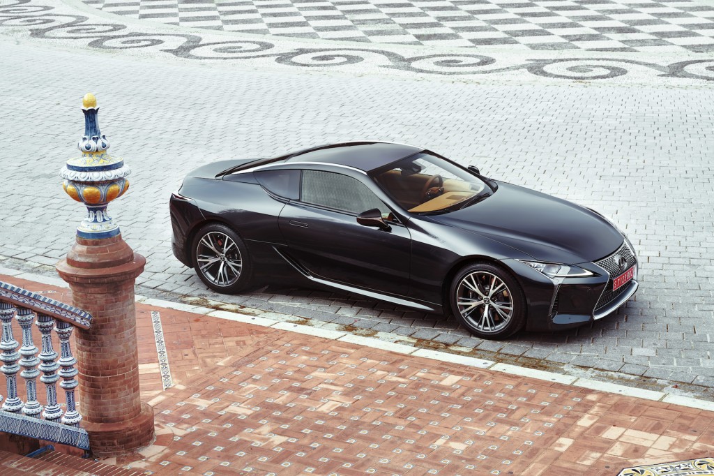 2018-lexus-lc_100584500_l.jpg