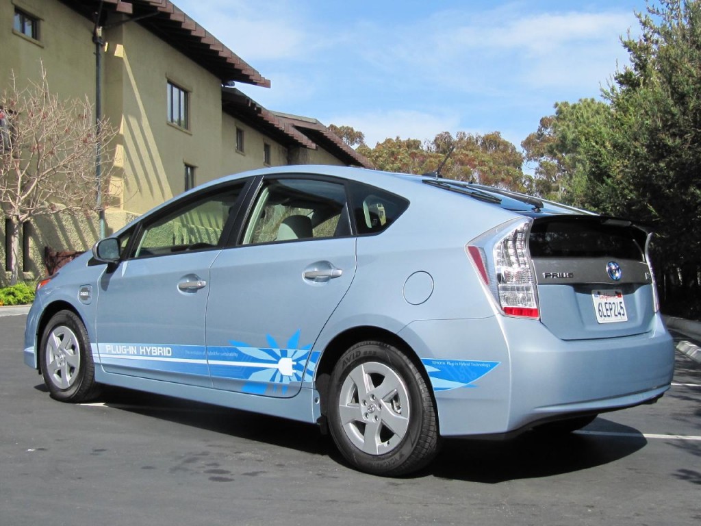 2010 toyota prius april #7