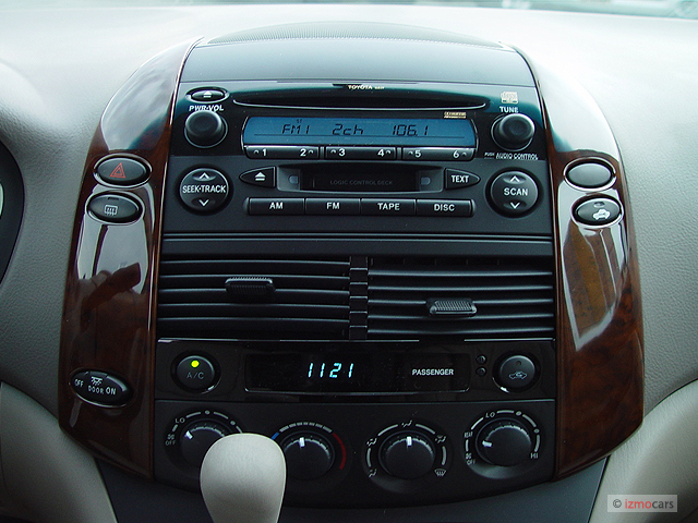 2005 Toyota rav4 instrument panel