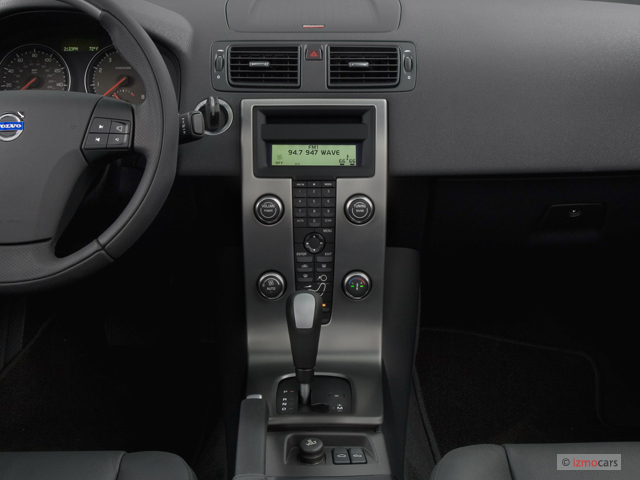 Image: 2007 Volvo C70 2-door Convertible AT Instrument Panel, size ...