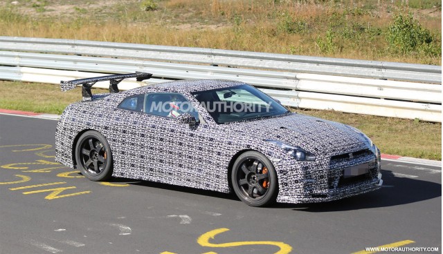 2015 Nissan GT-R NISMO spy shots