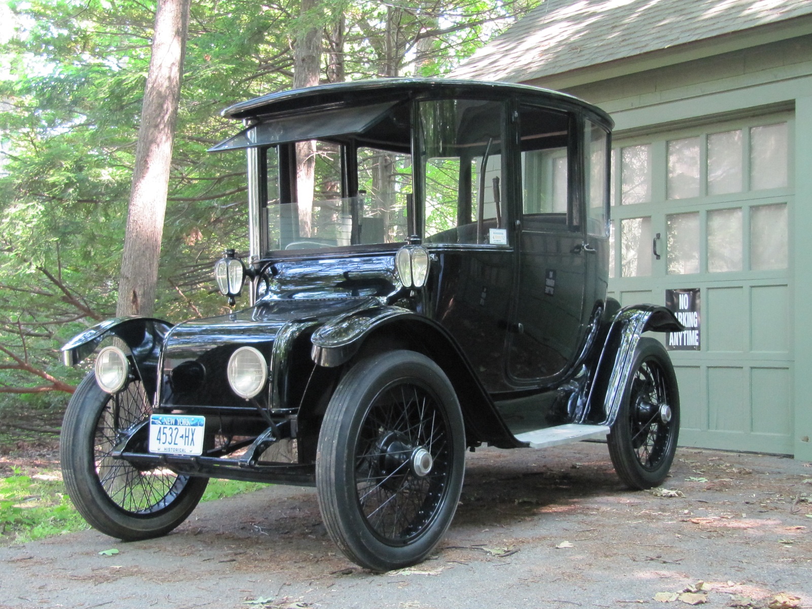 1914 Detroit Electric: Pretty Spry For A Century Old (Video)