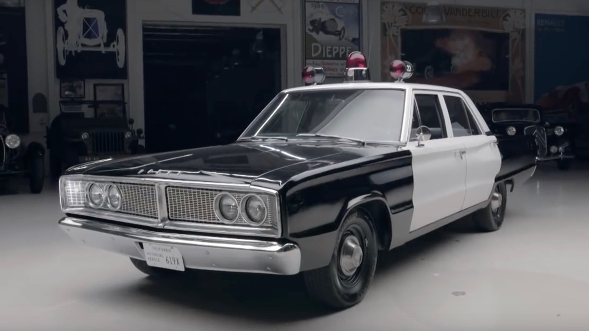 Dodge coronet police pursuit