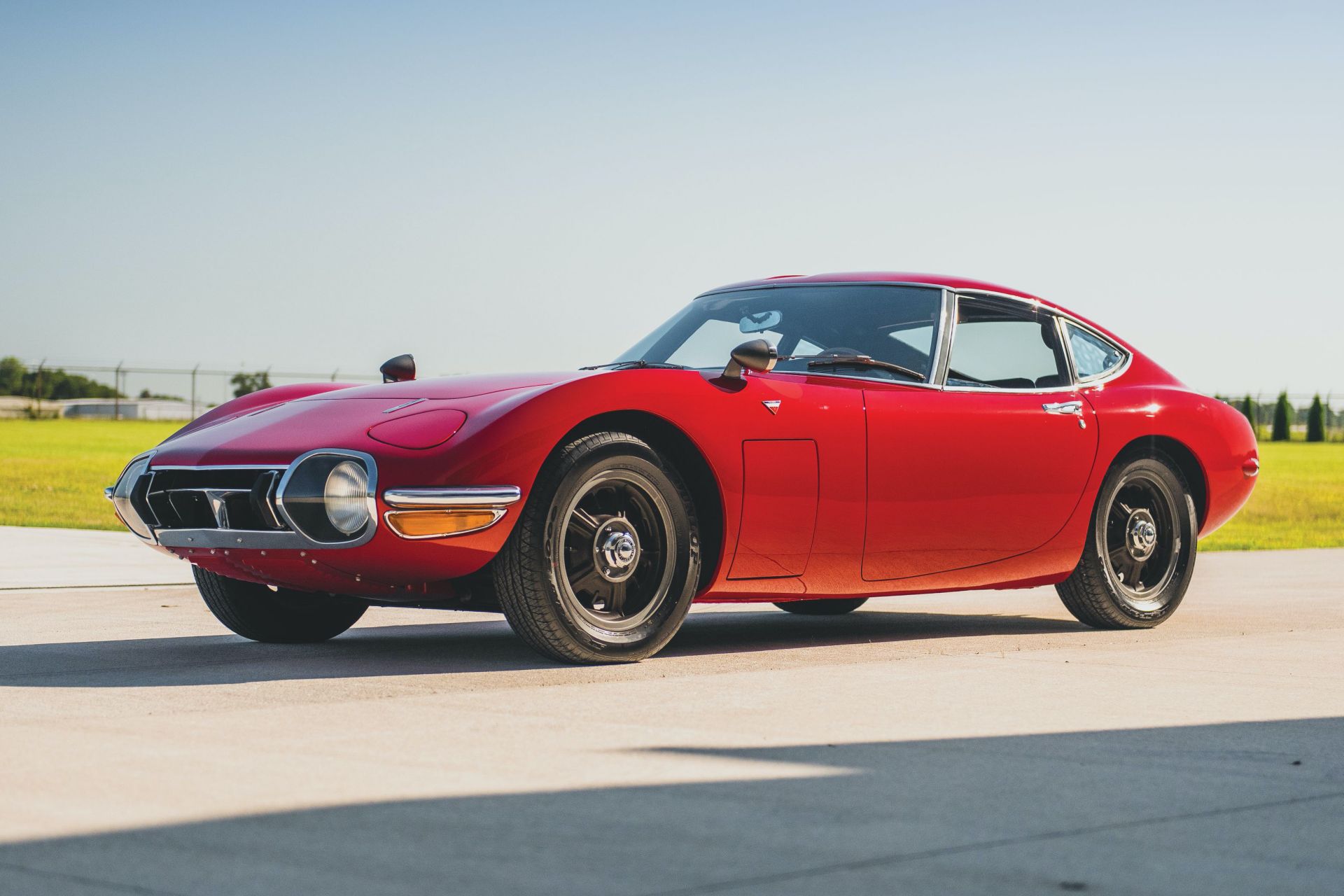1967 Toyota 2000GT sells for $912,500, while another is discovered 
