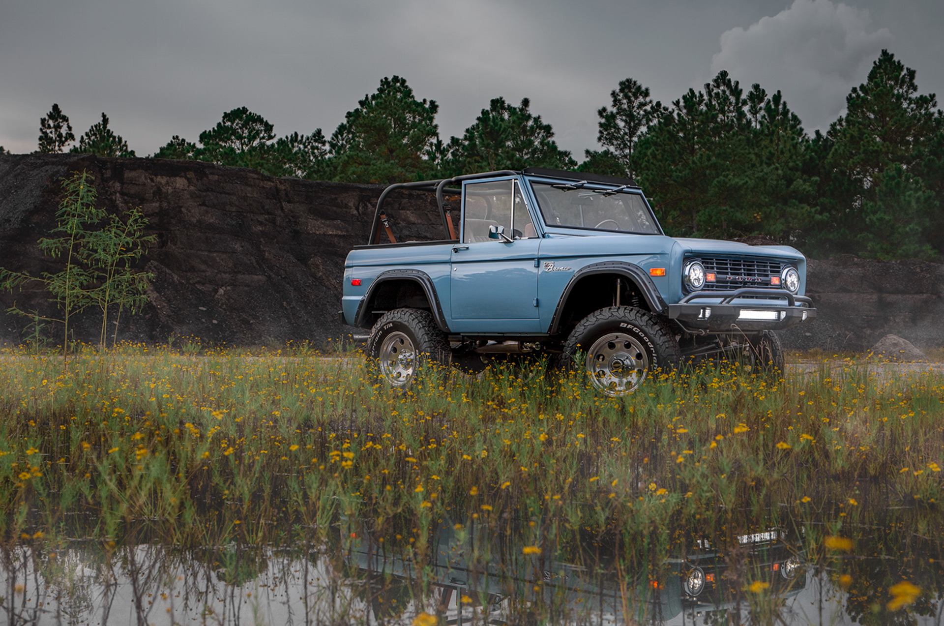 Classic Ford Bronco Restomod, Fully Custom