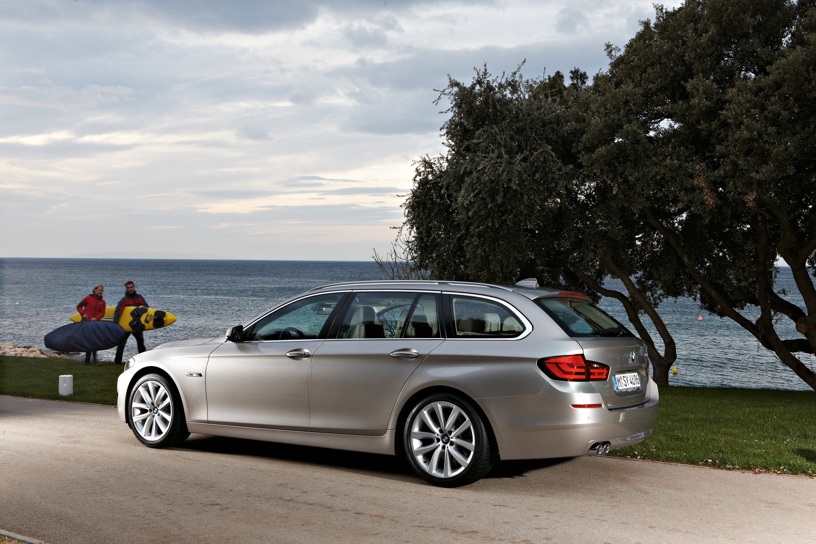daar ben ik het mee eens insect backup 2011 BMW 5-Series Touring: Still Not Coming to America