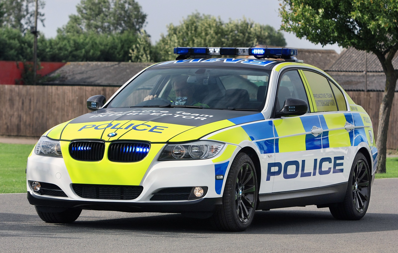 UK Criminals Delight: New BMW Police Cars Unveiled