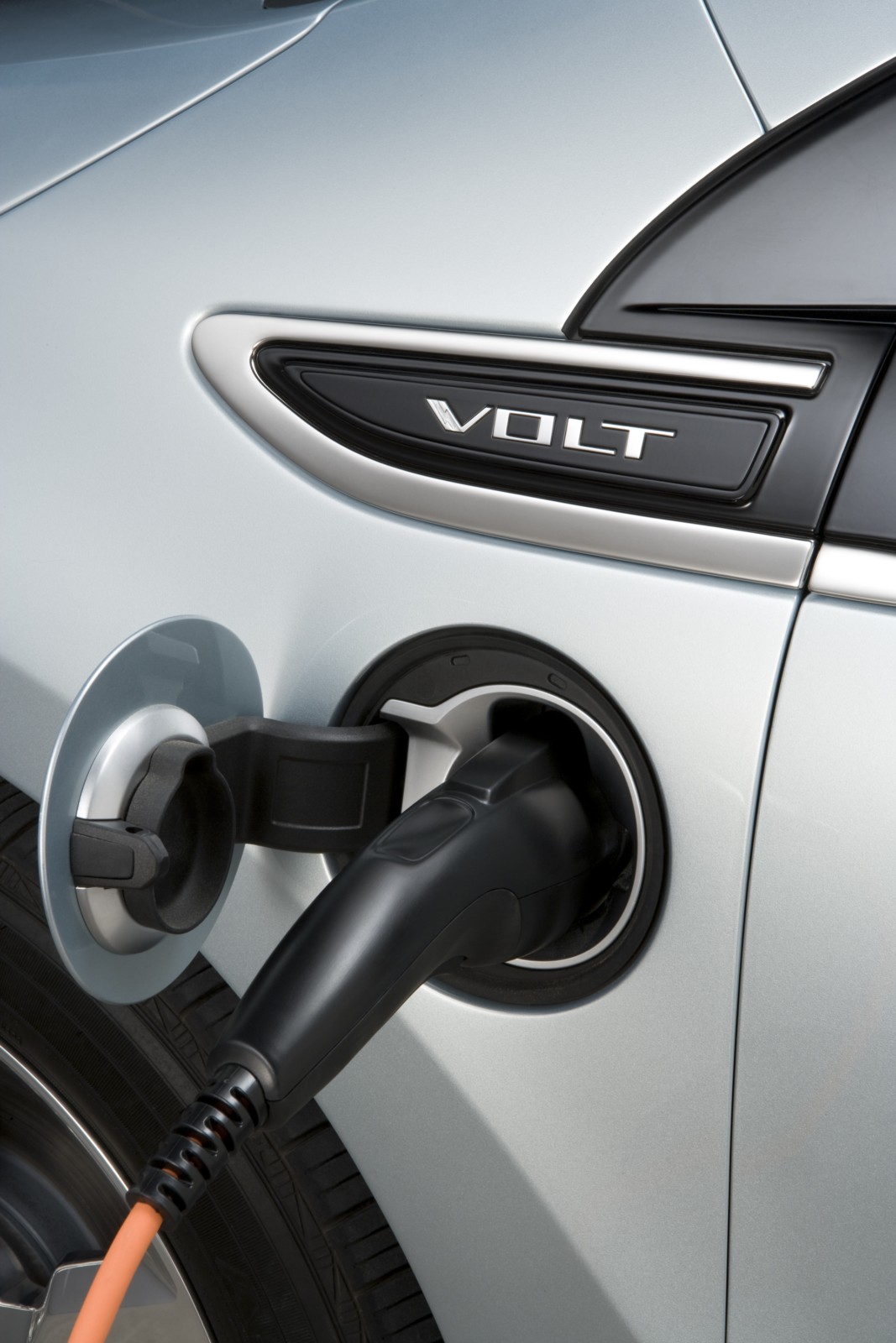 Charging the 2011 Chevrolet Volt What You Need To Know