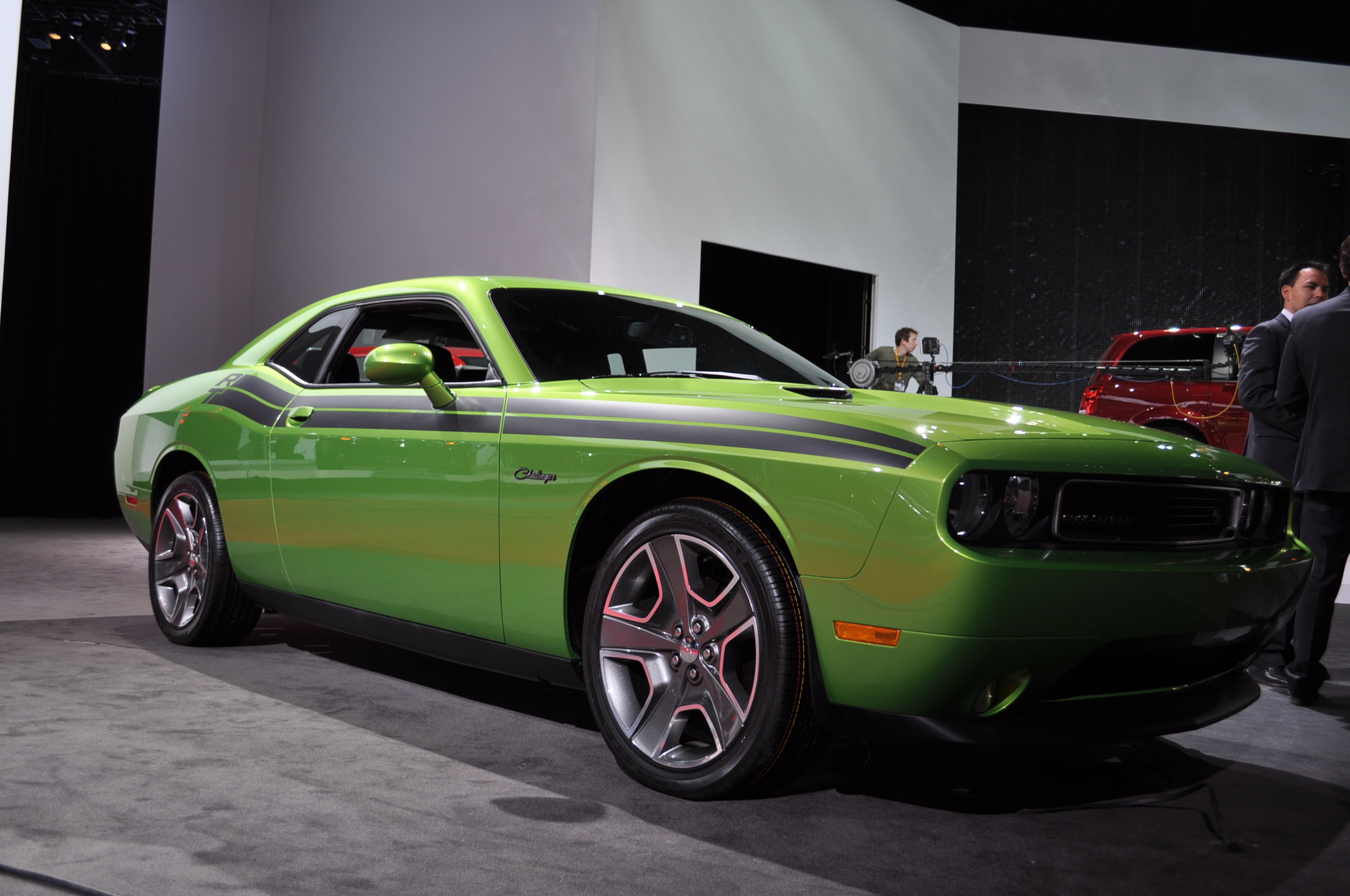 2011 Dodge Challenger R/T Green With Envy Live Photos: 2011 Chicago Auto Show