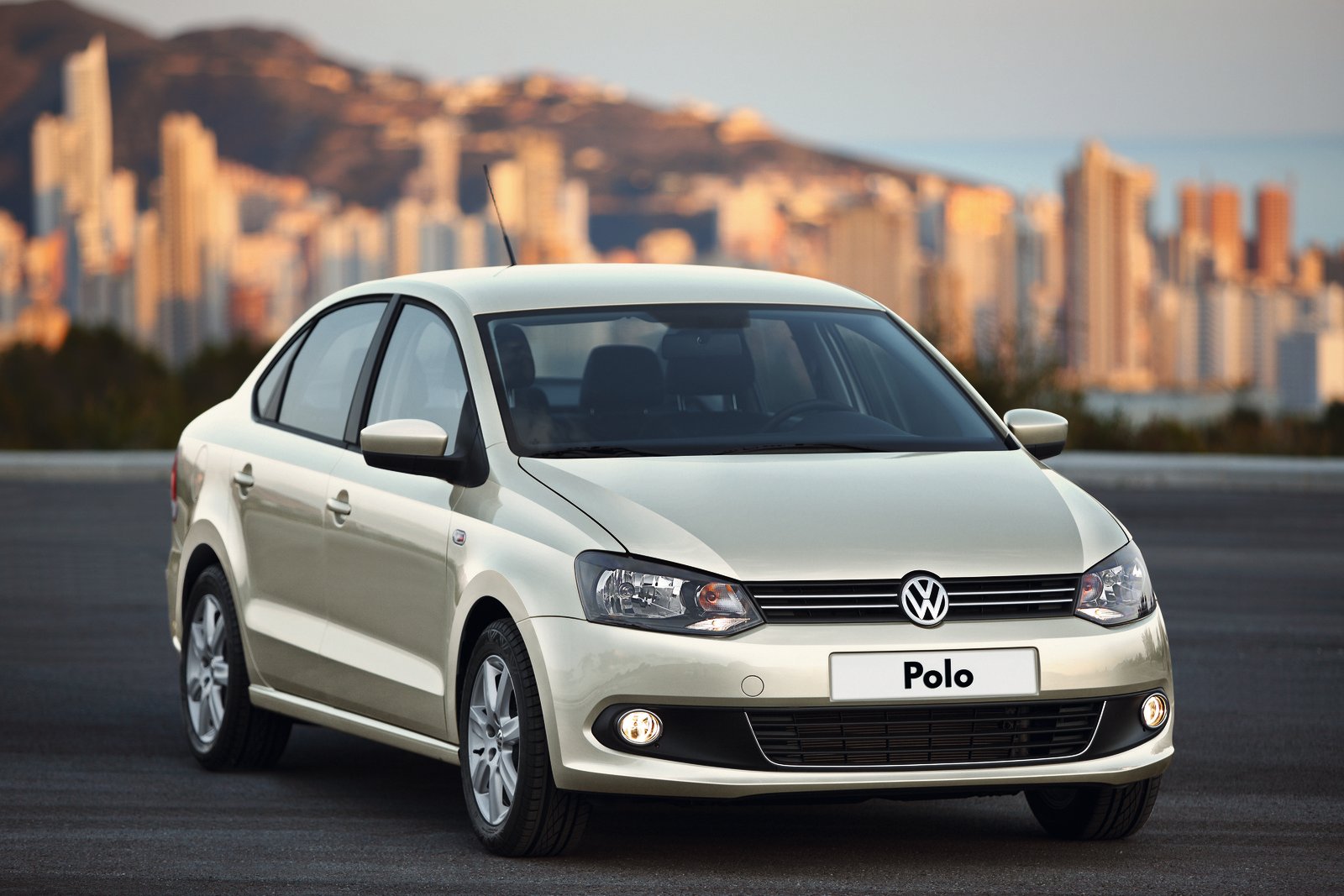 2011 Volkswagen Polo Sedan Unveiled In Russia