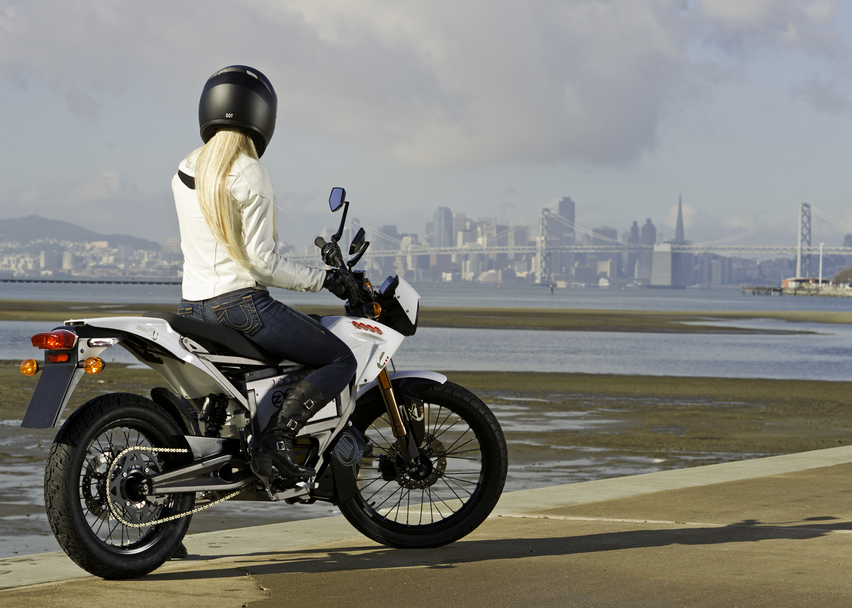 Charge Anywhere Zero Launches 2011 XU Electric Motorcycle