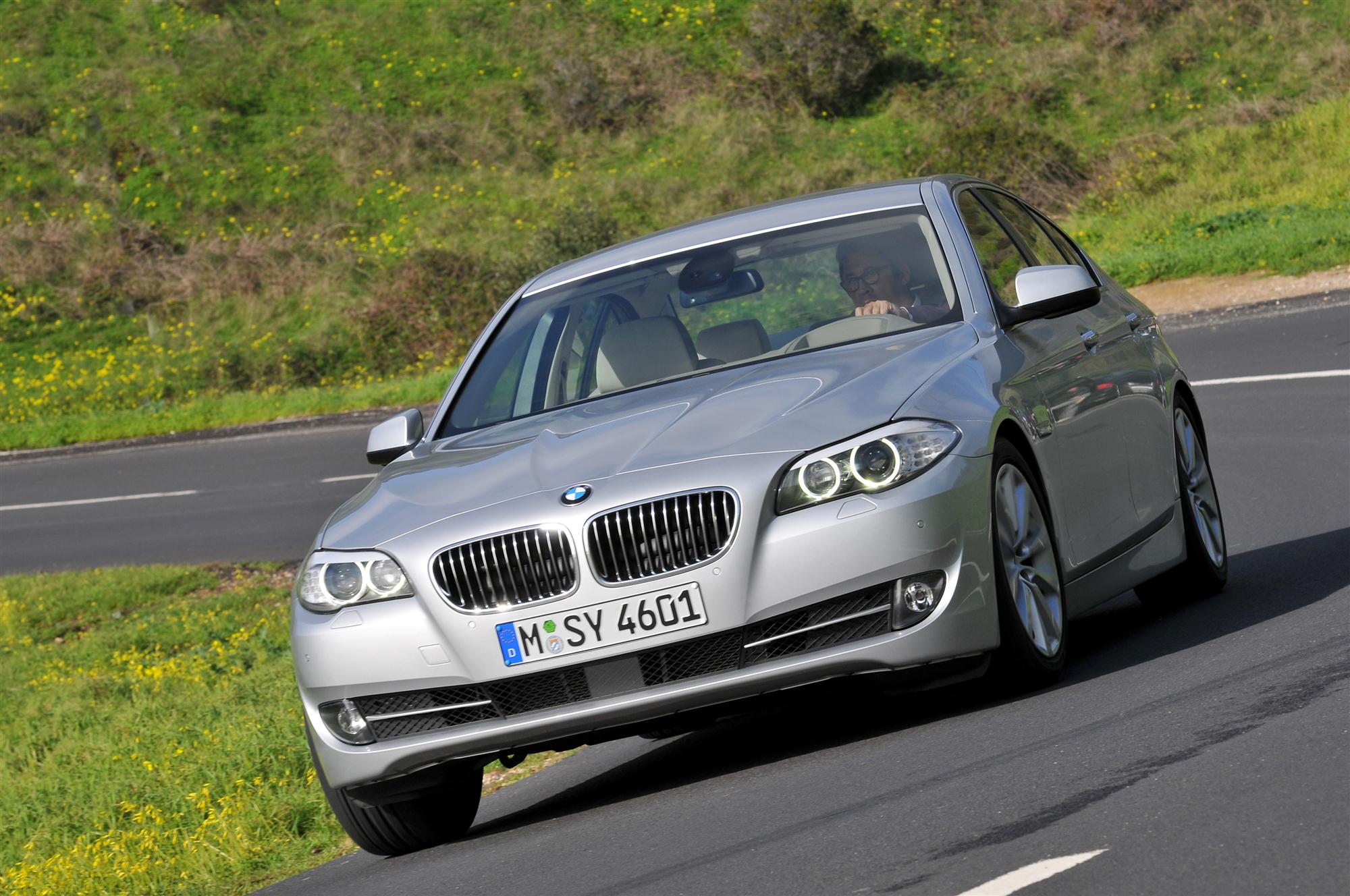 Бмв 5201. БМВ 530. BMW 528. BMW f10 530d. Машина BMW 520i.