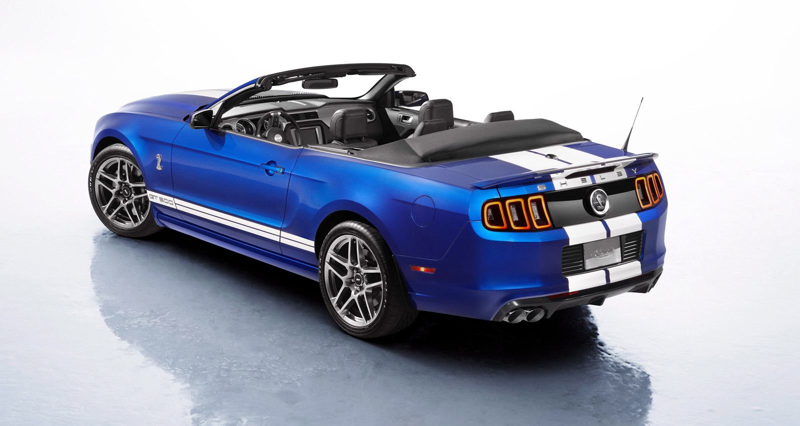 2013 Ford Mustang Shelby GT500 Convertible Drops Top In Chicago
