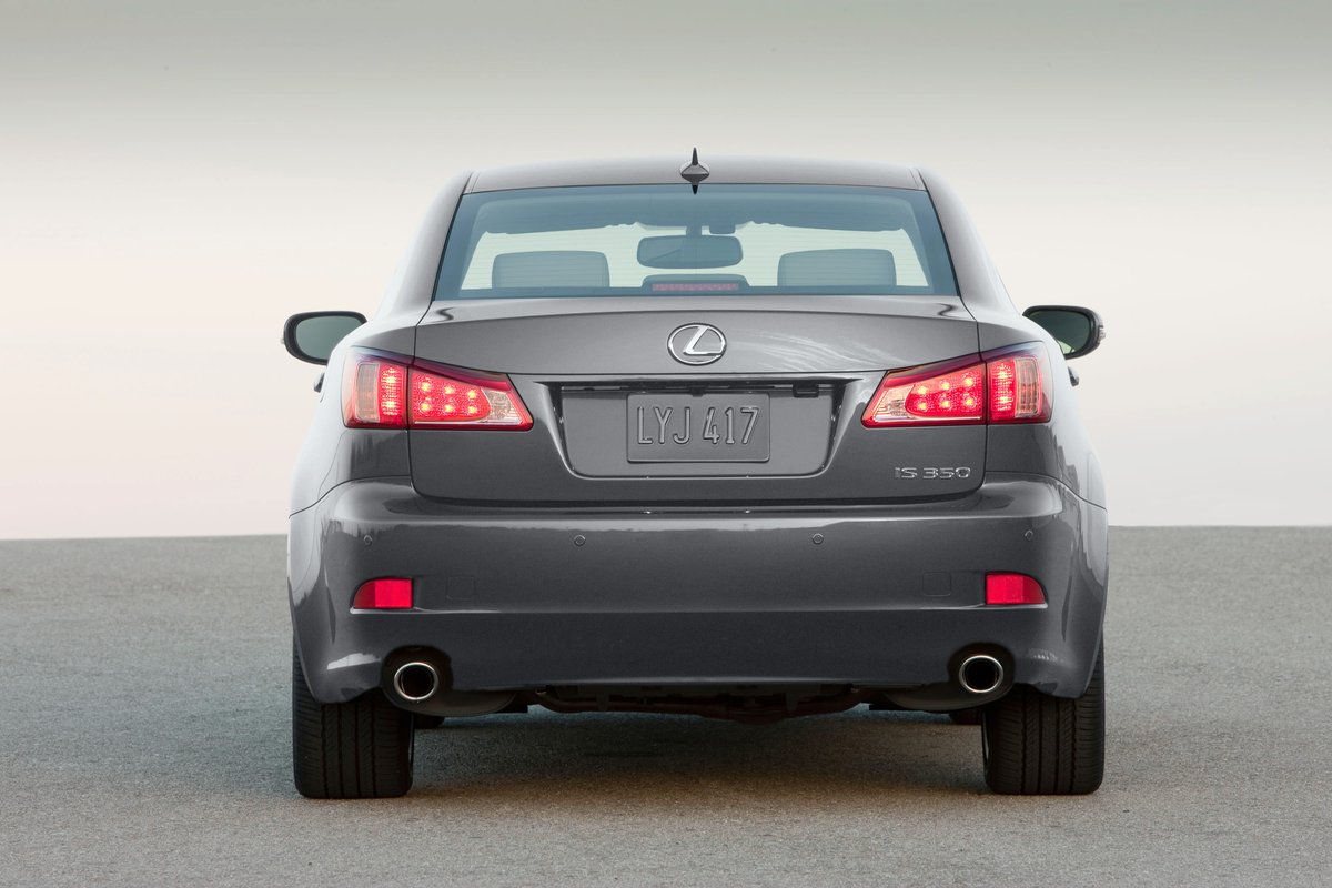 Lexus is 250 2013