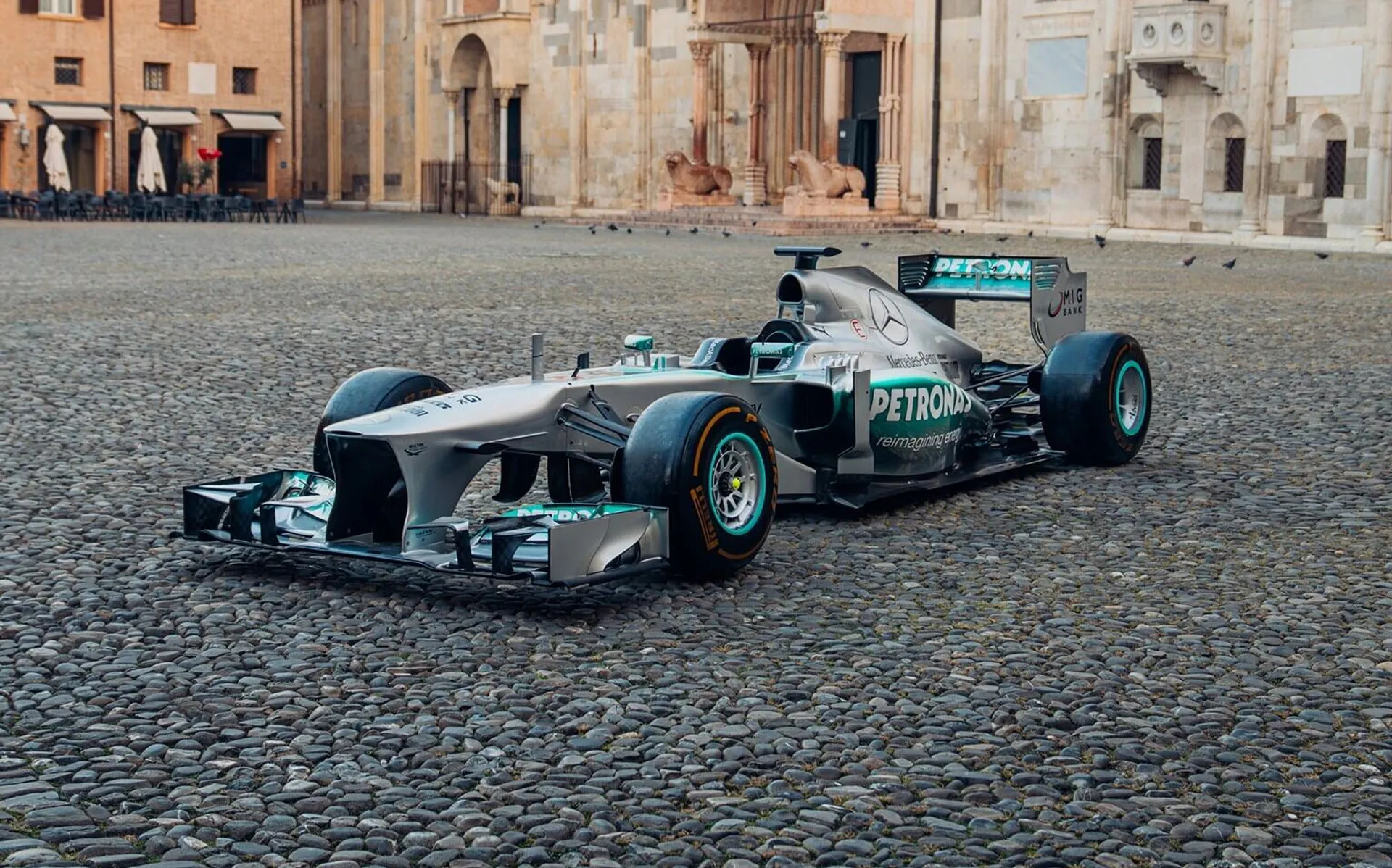 La Mercedes-AMG Petronas F1 W04 2013 de Lewis Hamilton vendue pour 18 millions de dollars