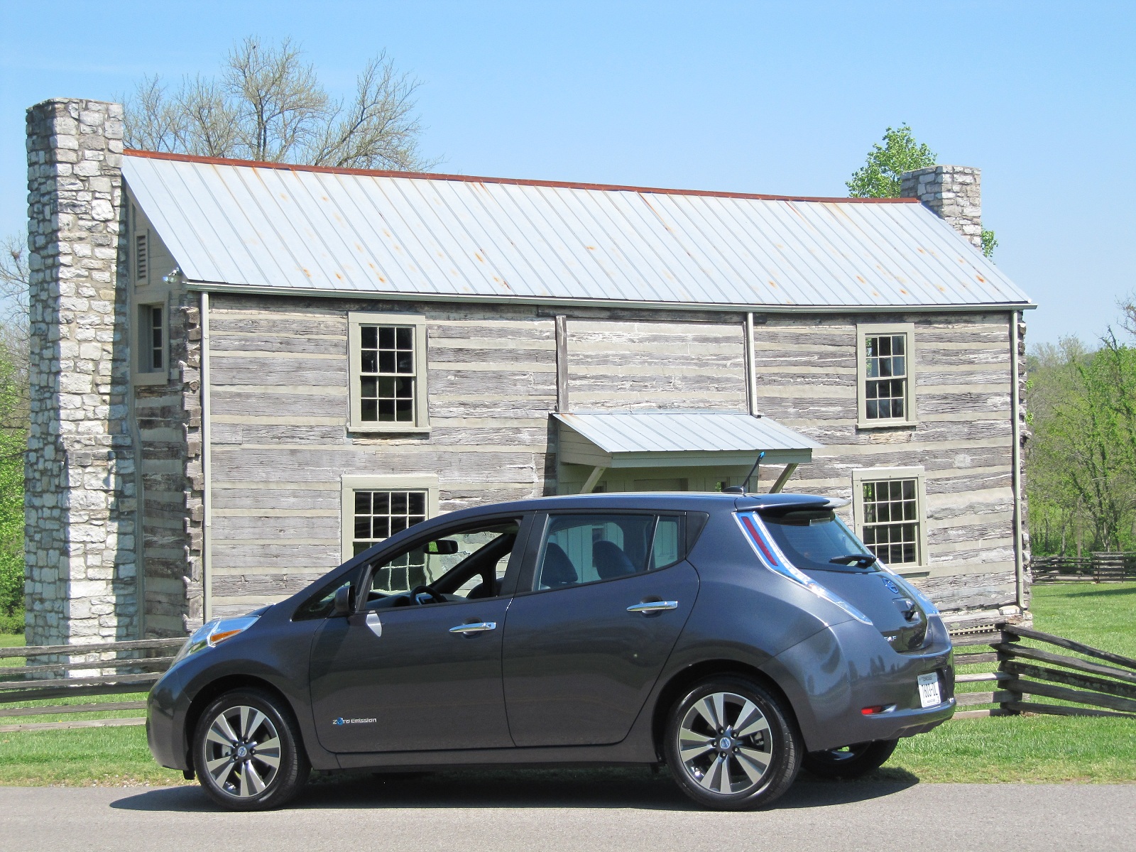 2013 Nissan Leaf Driven Through Tennessee Countryside