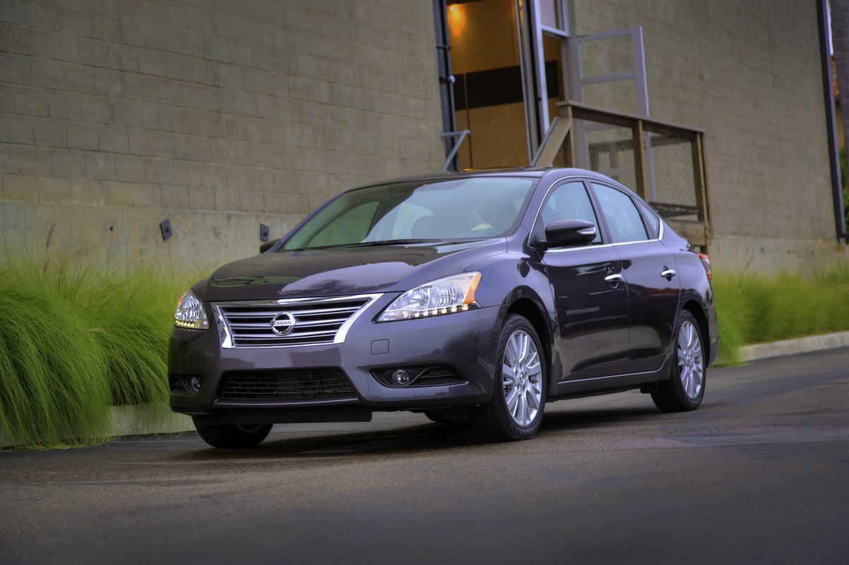 2013 Nissan Sentra Compact Sedan Unveiled: 34 MPG Combined