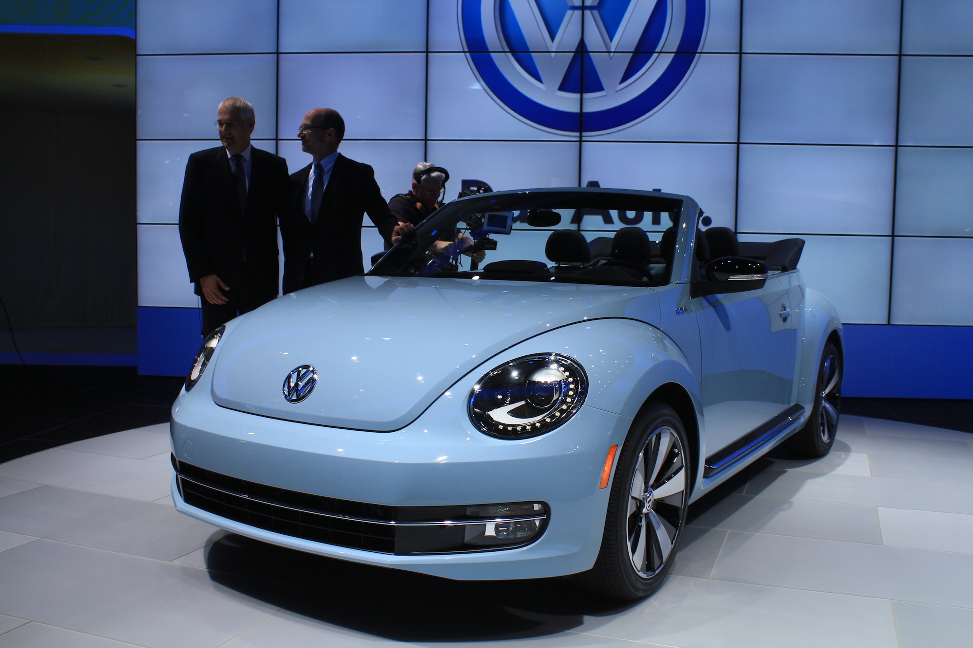 13 Volkswagen Beetle Convertible Live Images 12 Los Angeles Auto Show
