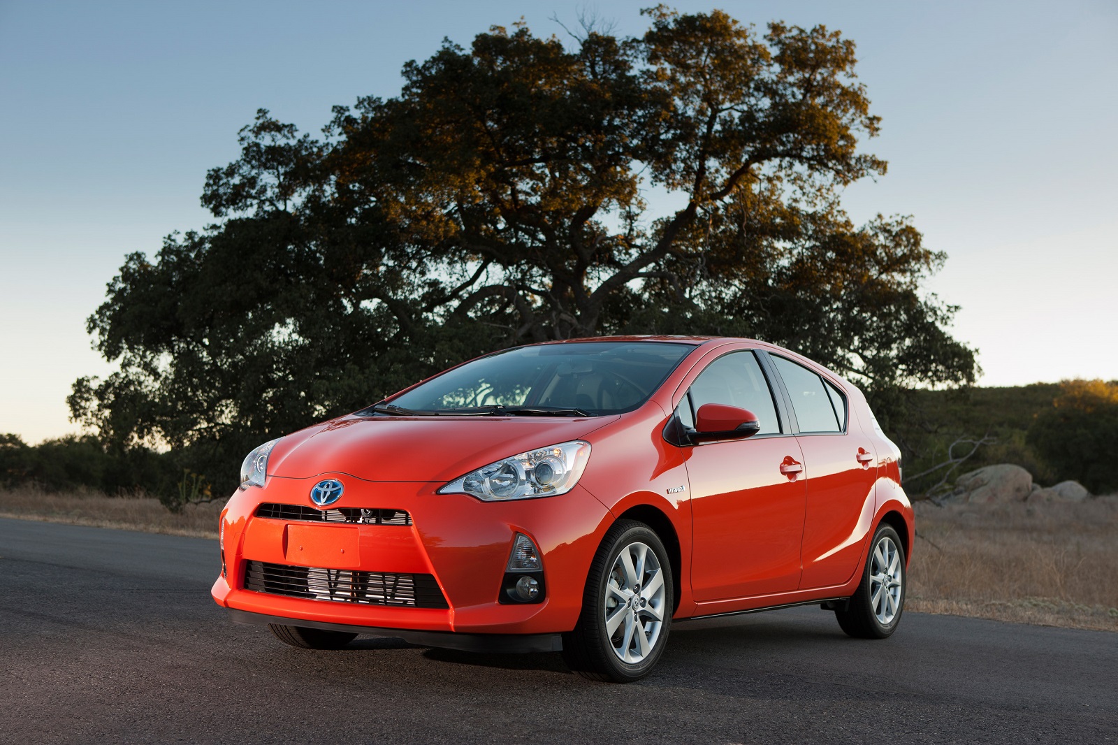 14 Toyota Prius C Review Ratings Specs Prices And Photos The Car Connection