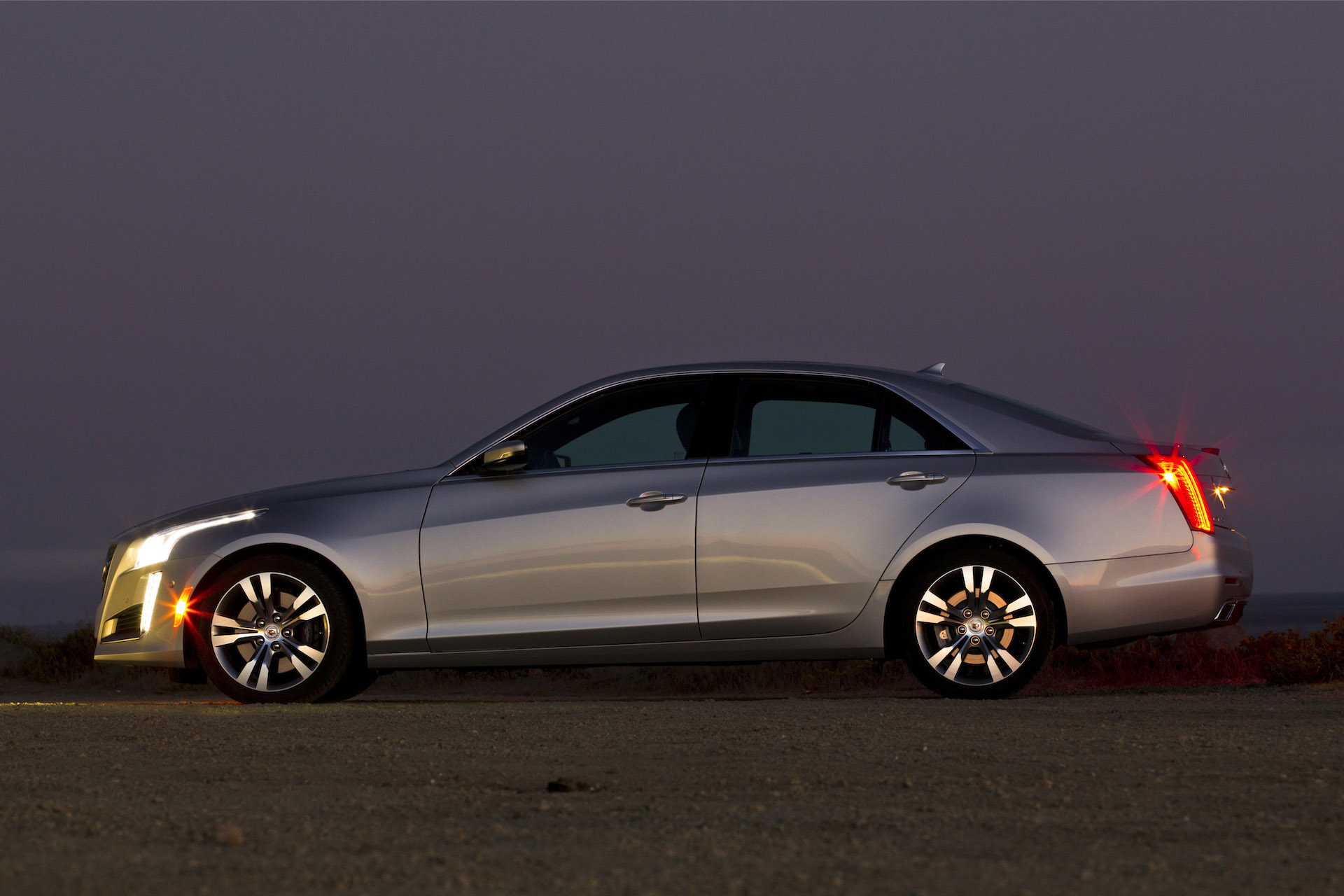 2015 Cadillac Cts Sedan Gets Coupe Face Wireless Charging