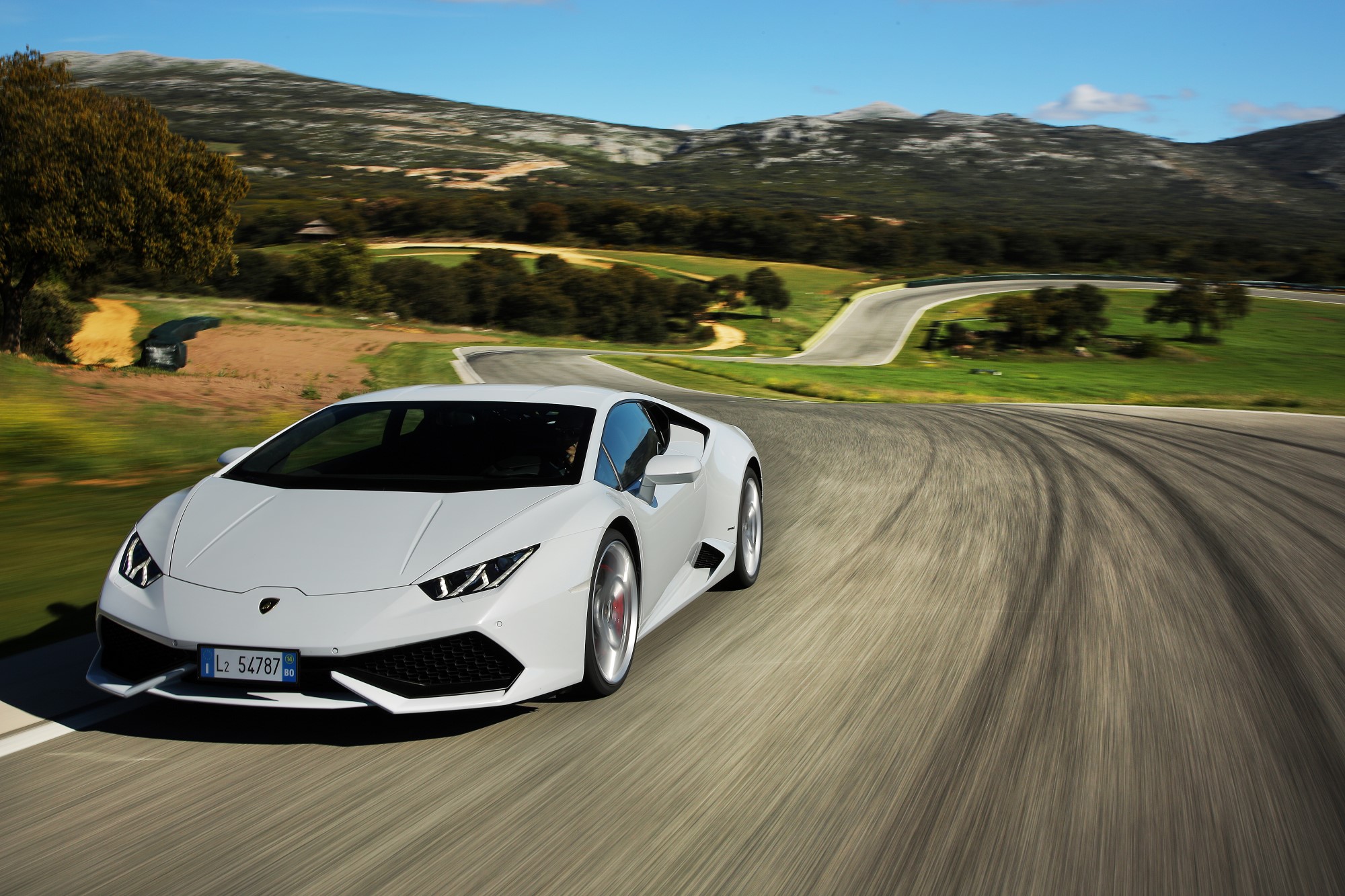 Lamborghini Huracán first drive review