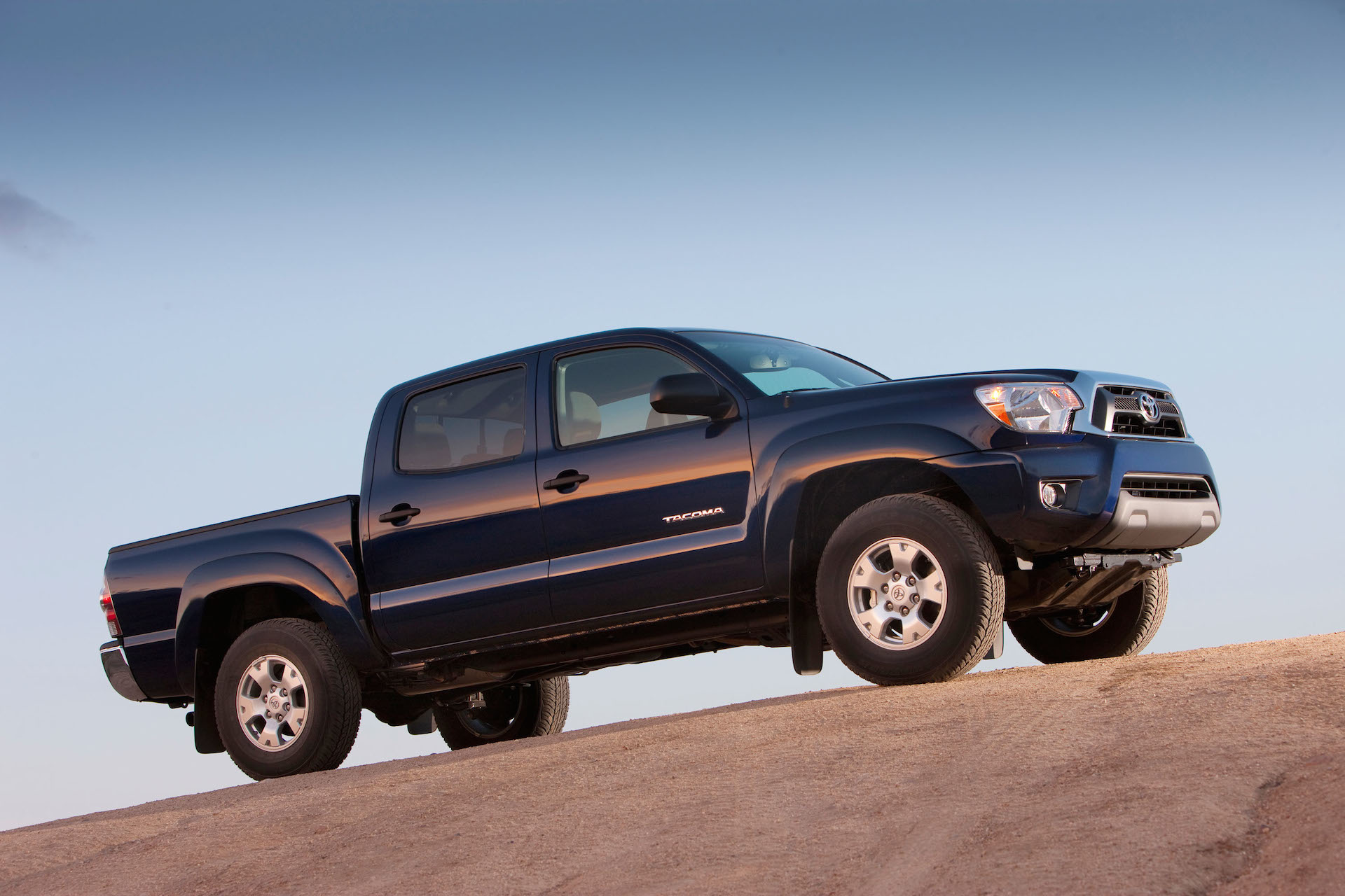 2015 Toyota Tacoma Review Ratings Specs Prices And Photos The Car Connection