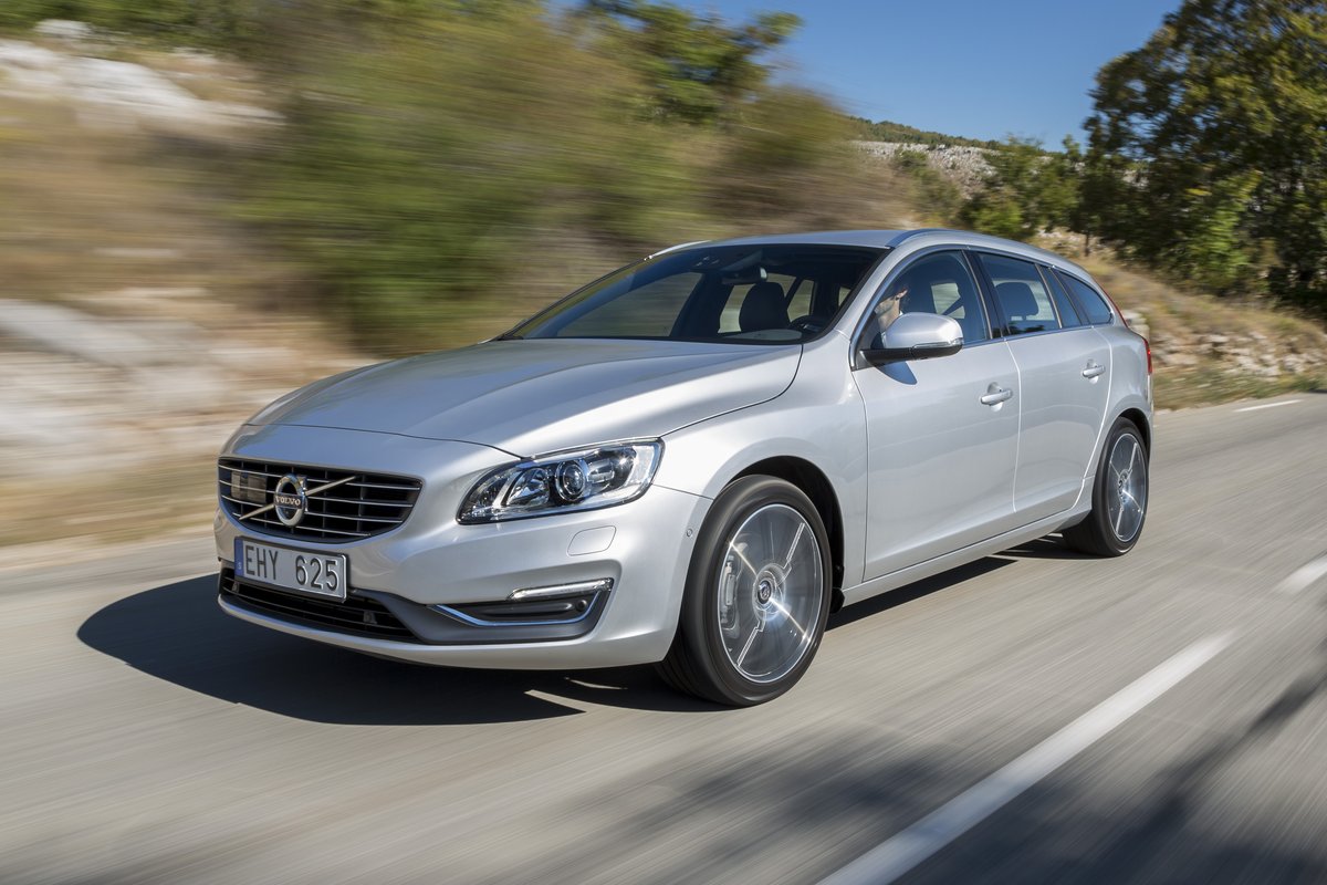 Geleend Berri Voorgevoel 2015 Volvo S60, XC60, New V60 Wagon: Fuel-Efficient Drive-E Engines