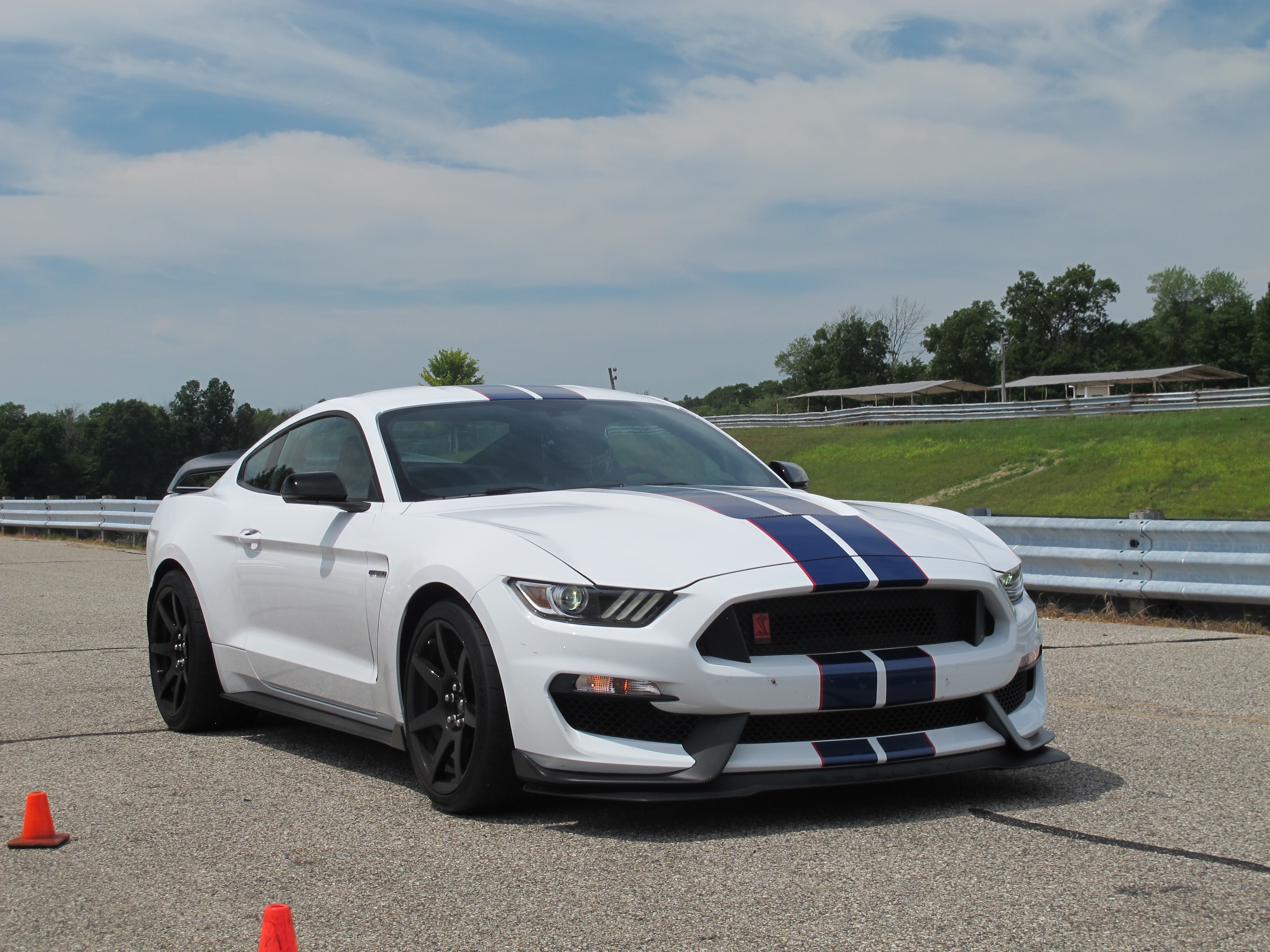 2016 Ford Shelby GT350R Mustang First Ride: Video