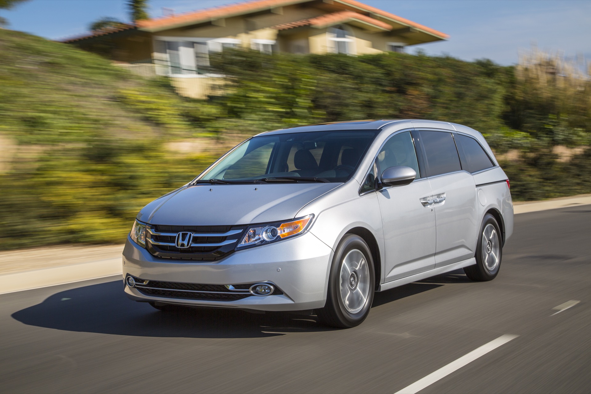 2016 Honda Odyssey Review Ratings Specs Prices And Photos The Car Connection