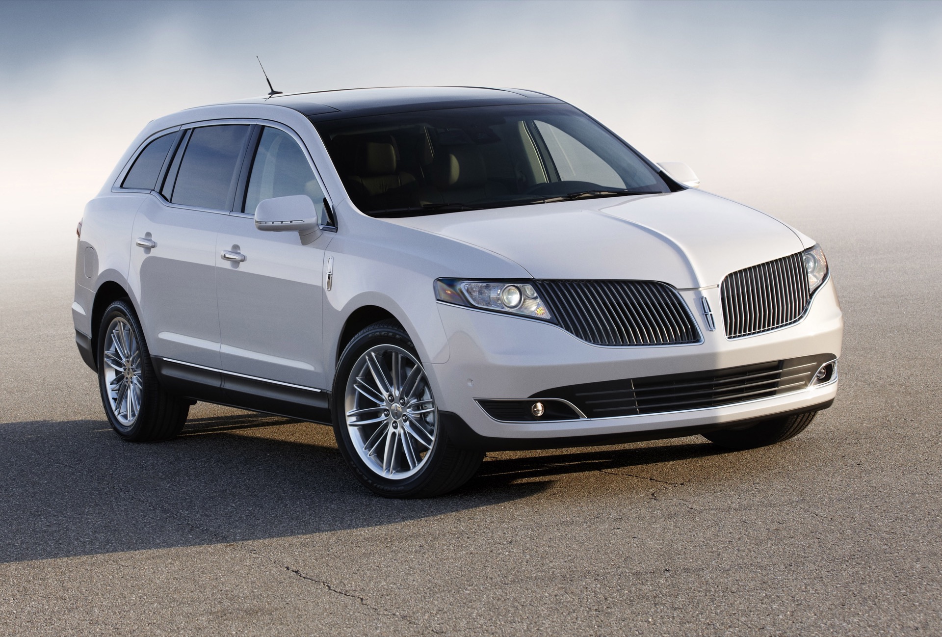 2016 Lincoln Mkt Review Ratings Specs Prices And Photos
