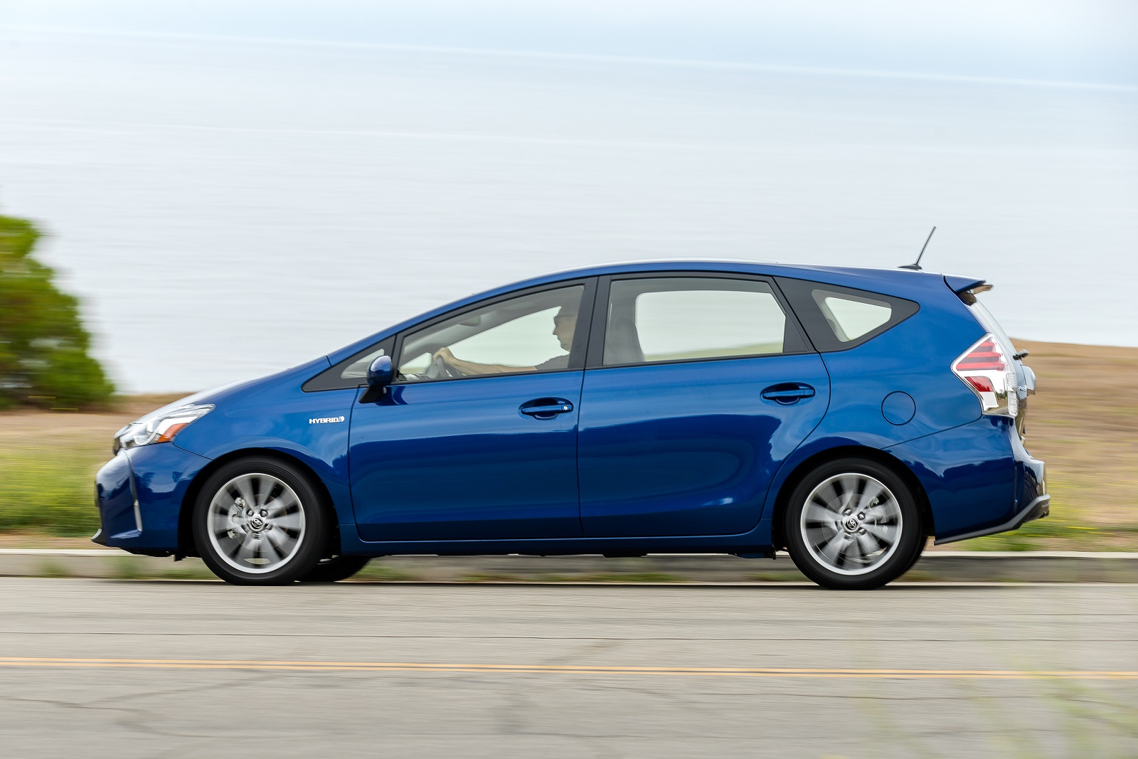 2016 Toyota Prius V Review Ratings Specs Prices And Photos The Car Connection