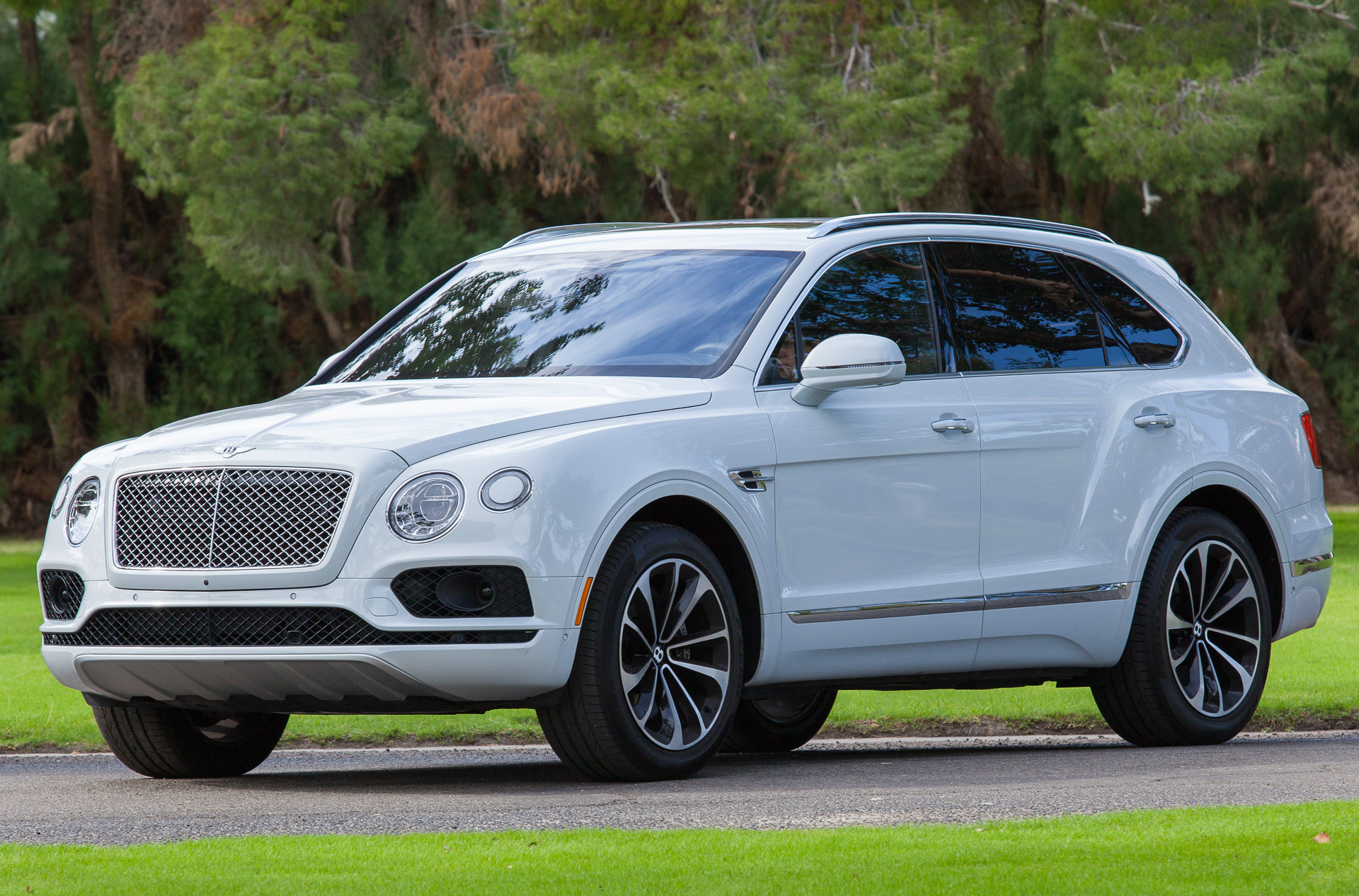 Smaller Bentley SUV might be allelectric, competing with Audi, Jaguar