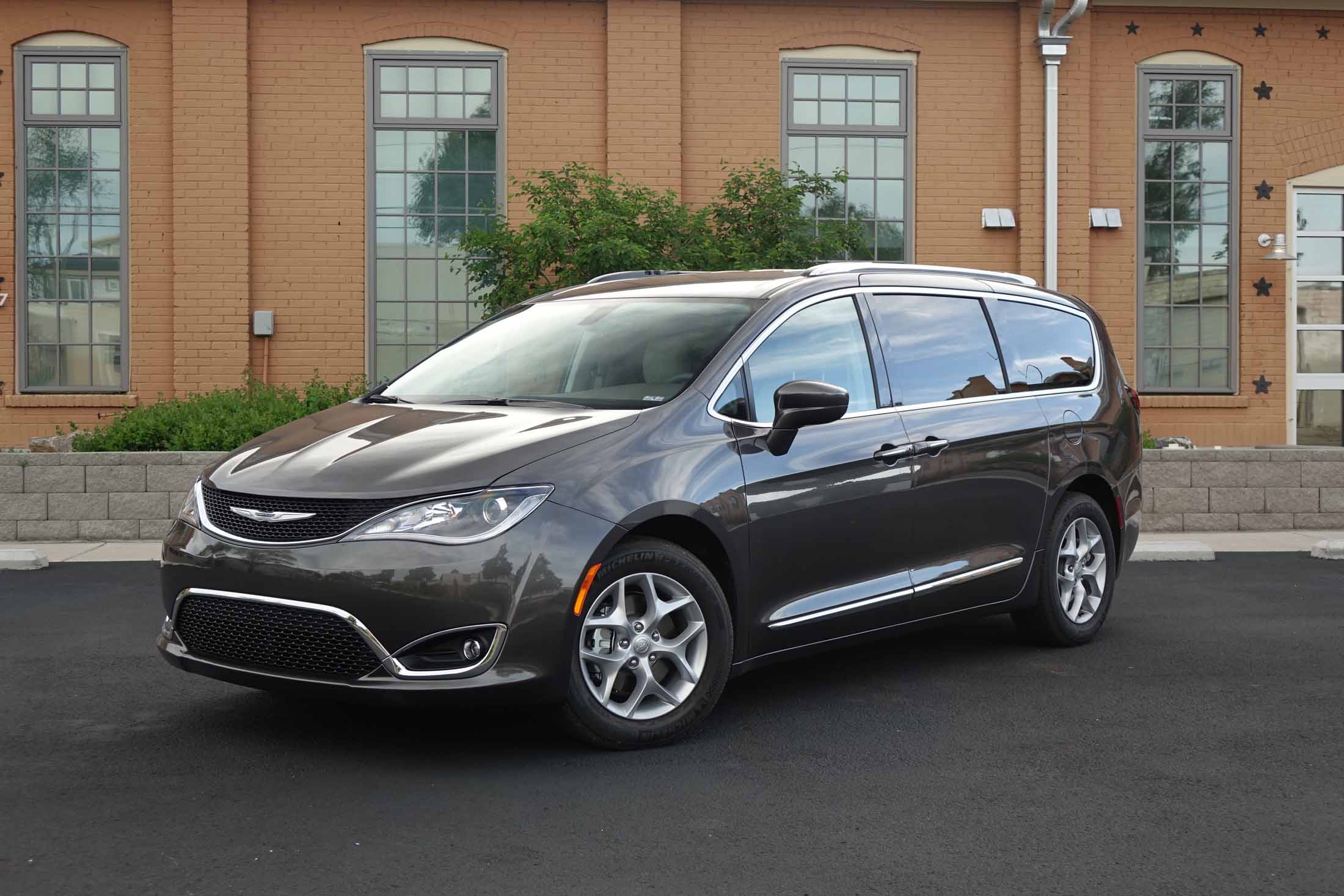 chrysler pacifica gas mileage