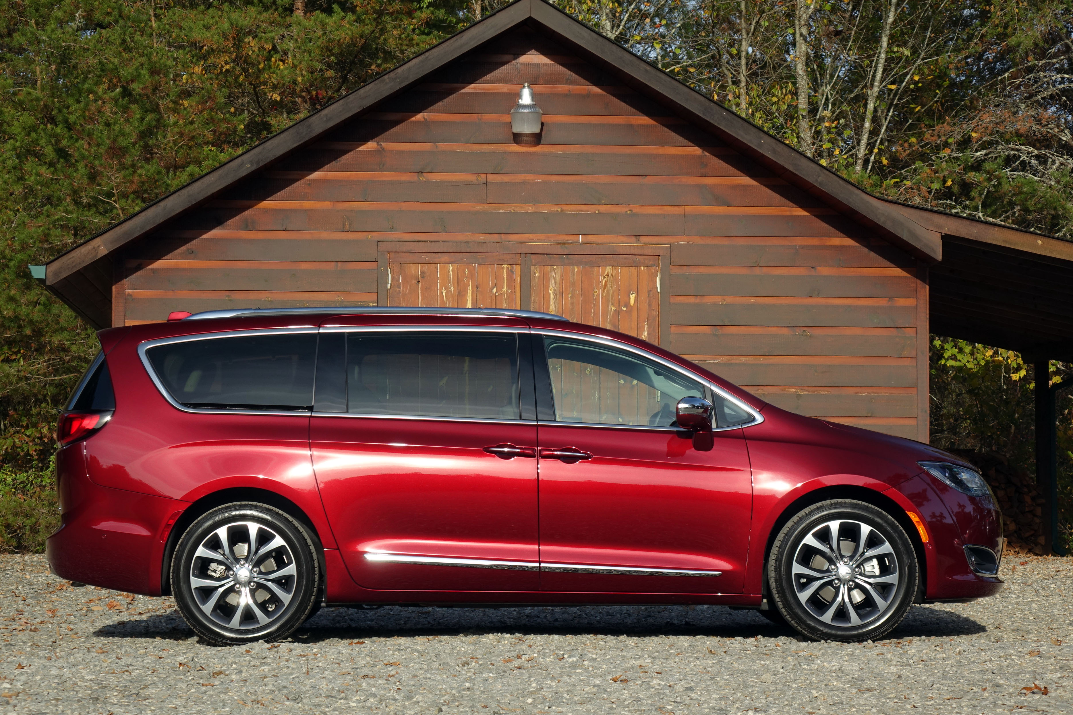 Chrysler Pacifica The Car Connection s Best Car To Buy 2017