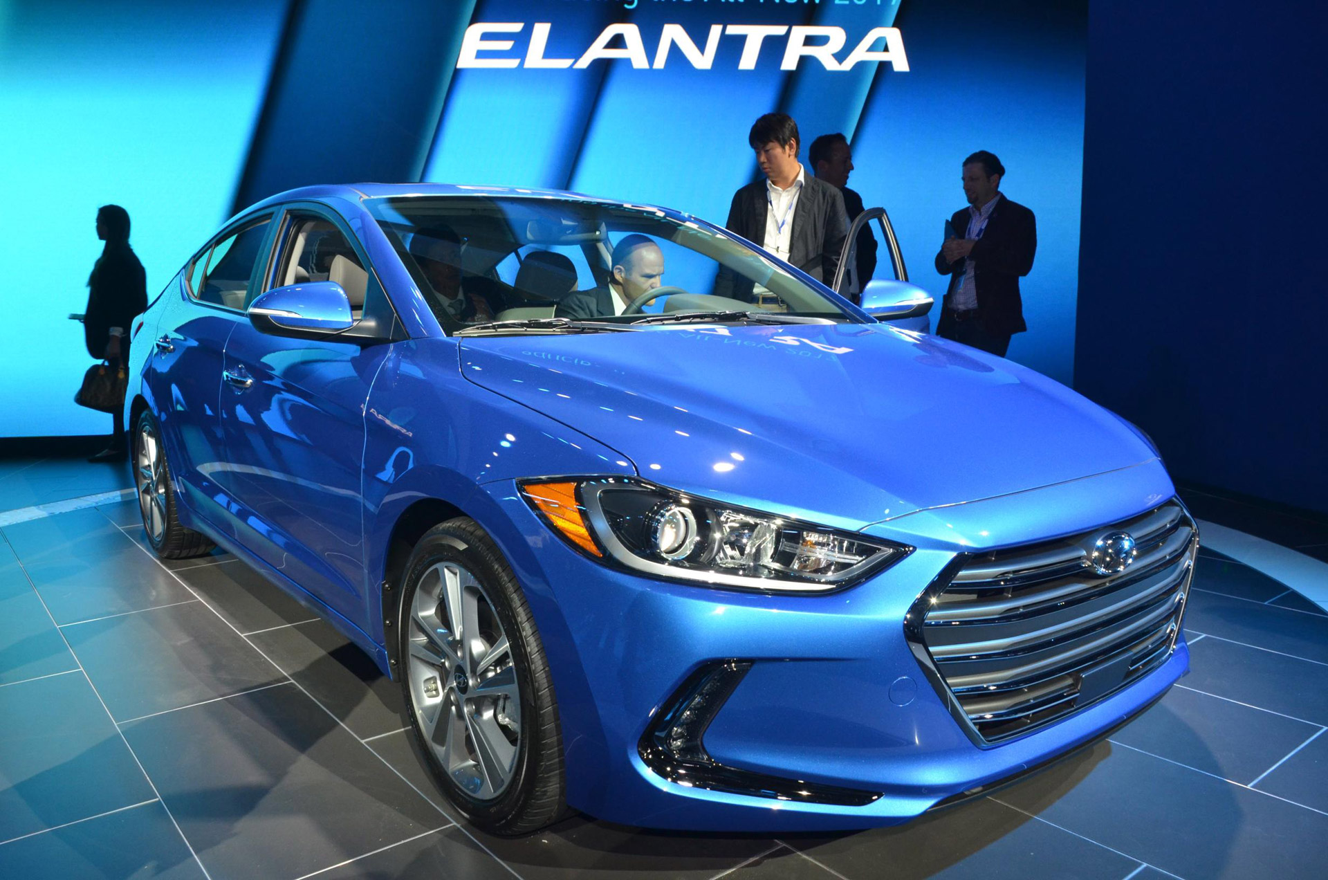 2017 Hyundai Elantra Debuts At 2015 Los Angeles Auto Show