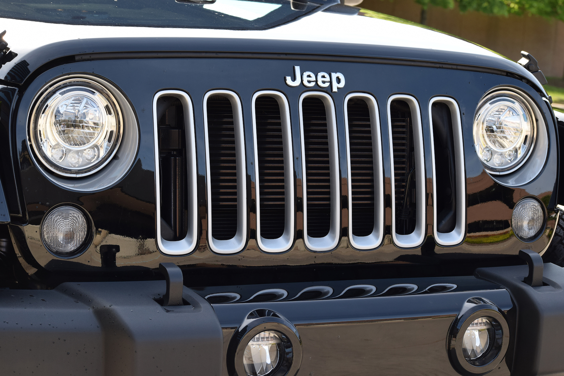 The 2017 Jeep Wrangler just received modern headlights