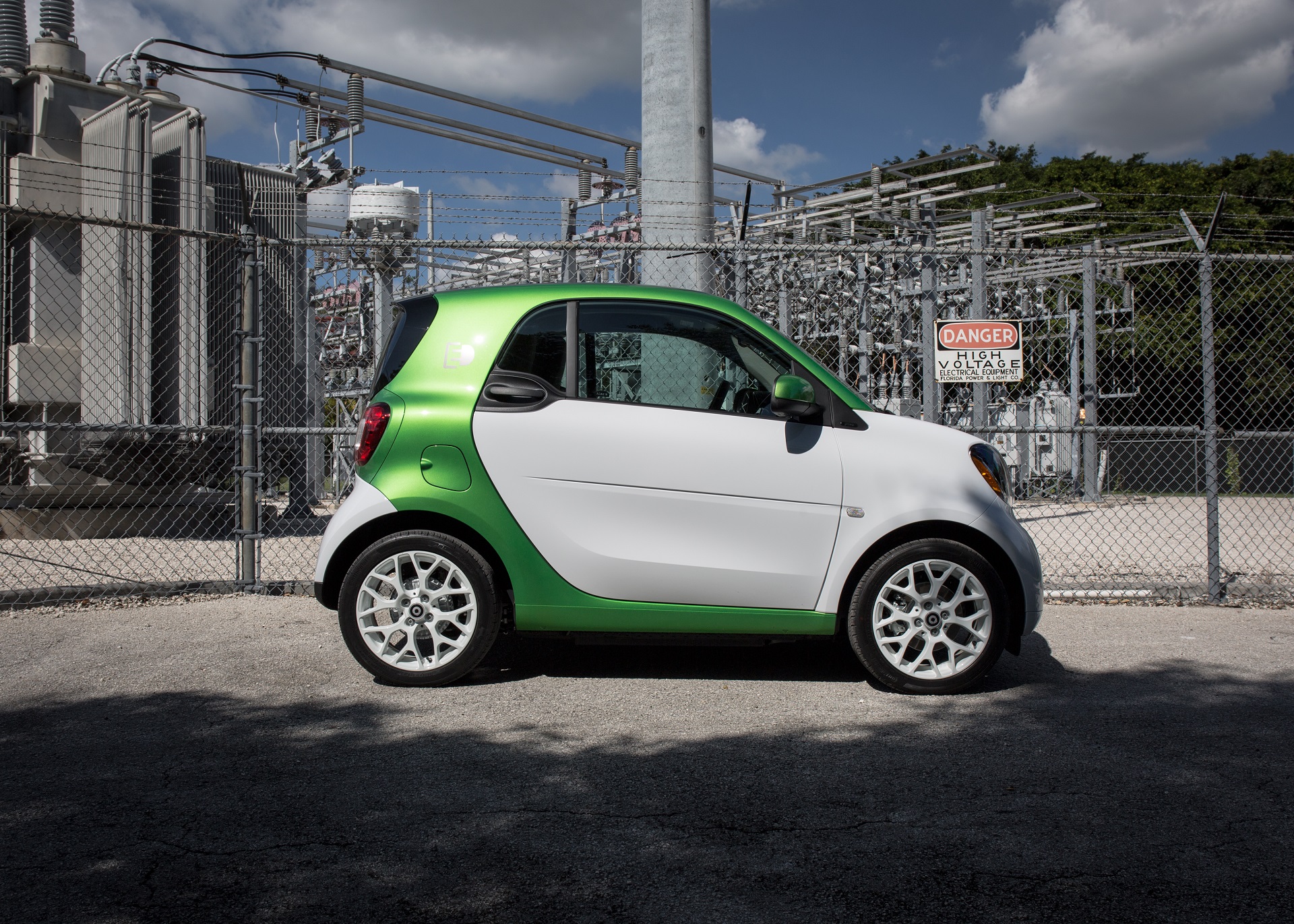 Is A Smart Car Electric 