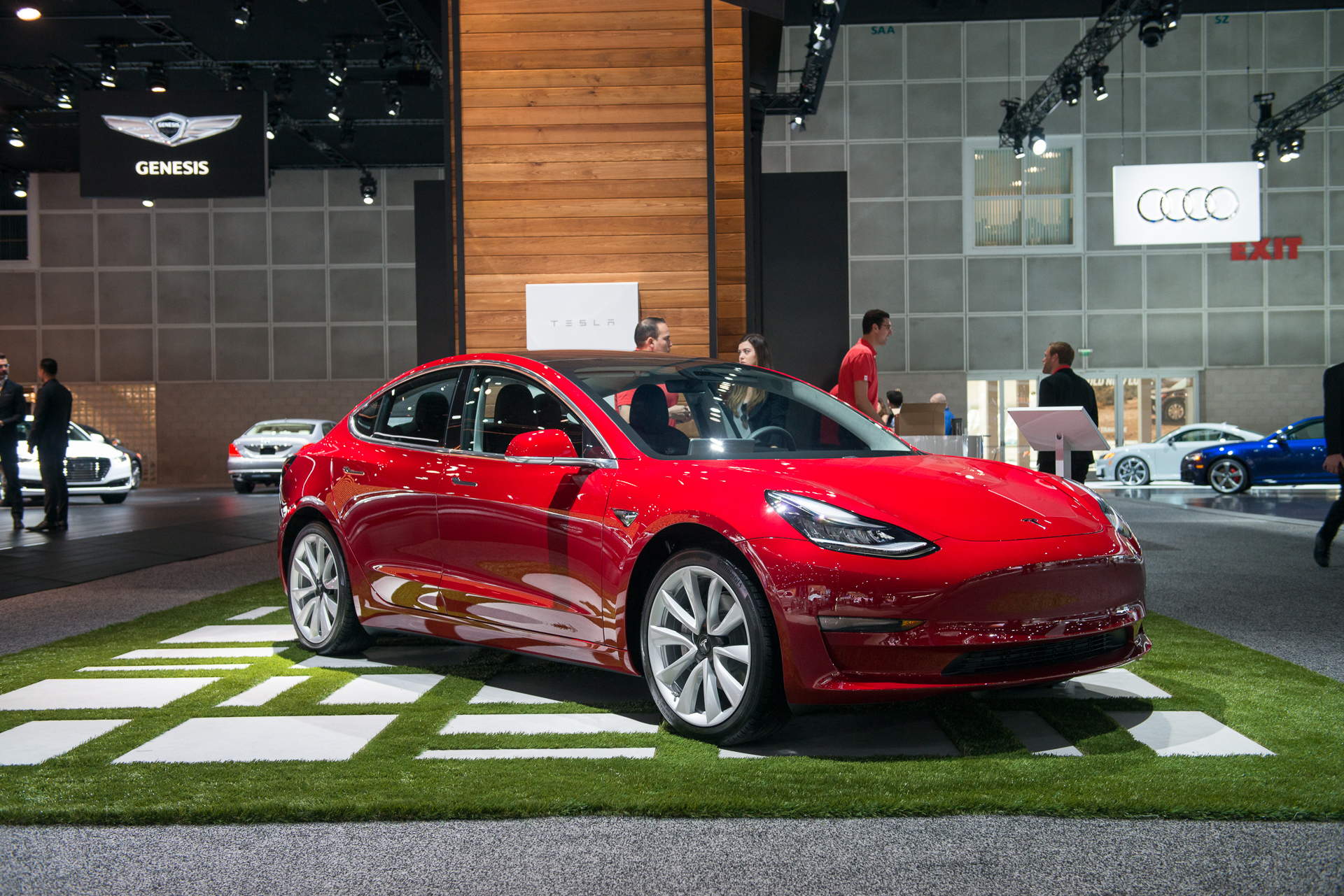 Tesla Model 3 Hits 60 Mph In 4 66 Seconds Passes Quarter Mile In 13 3