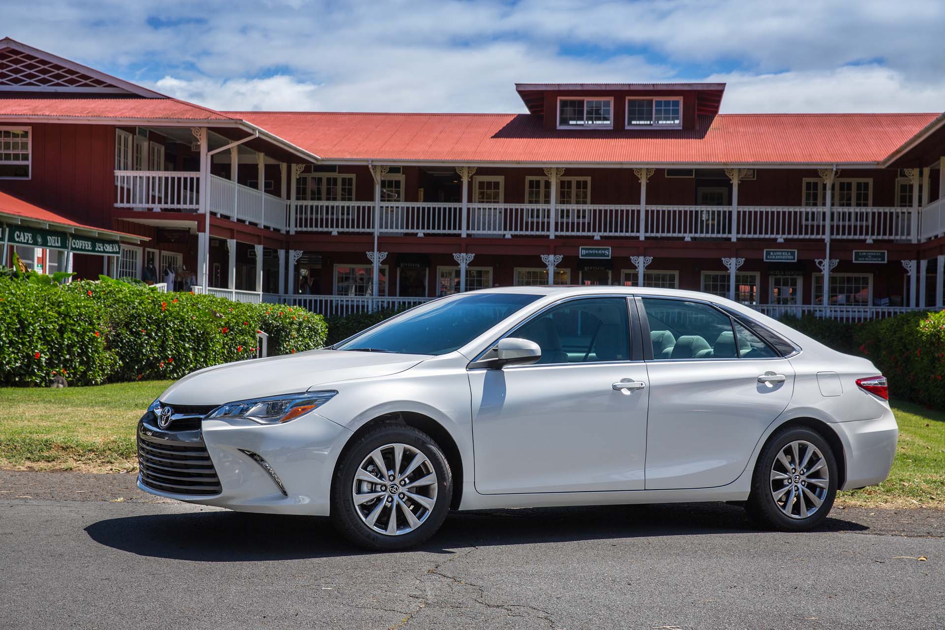 2017 Toyota Camry Review, Ratings, Specs, Prices, and Photos - The Car  Connection